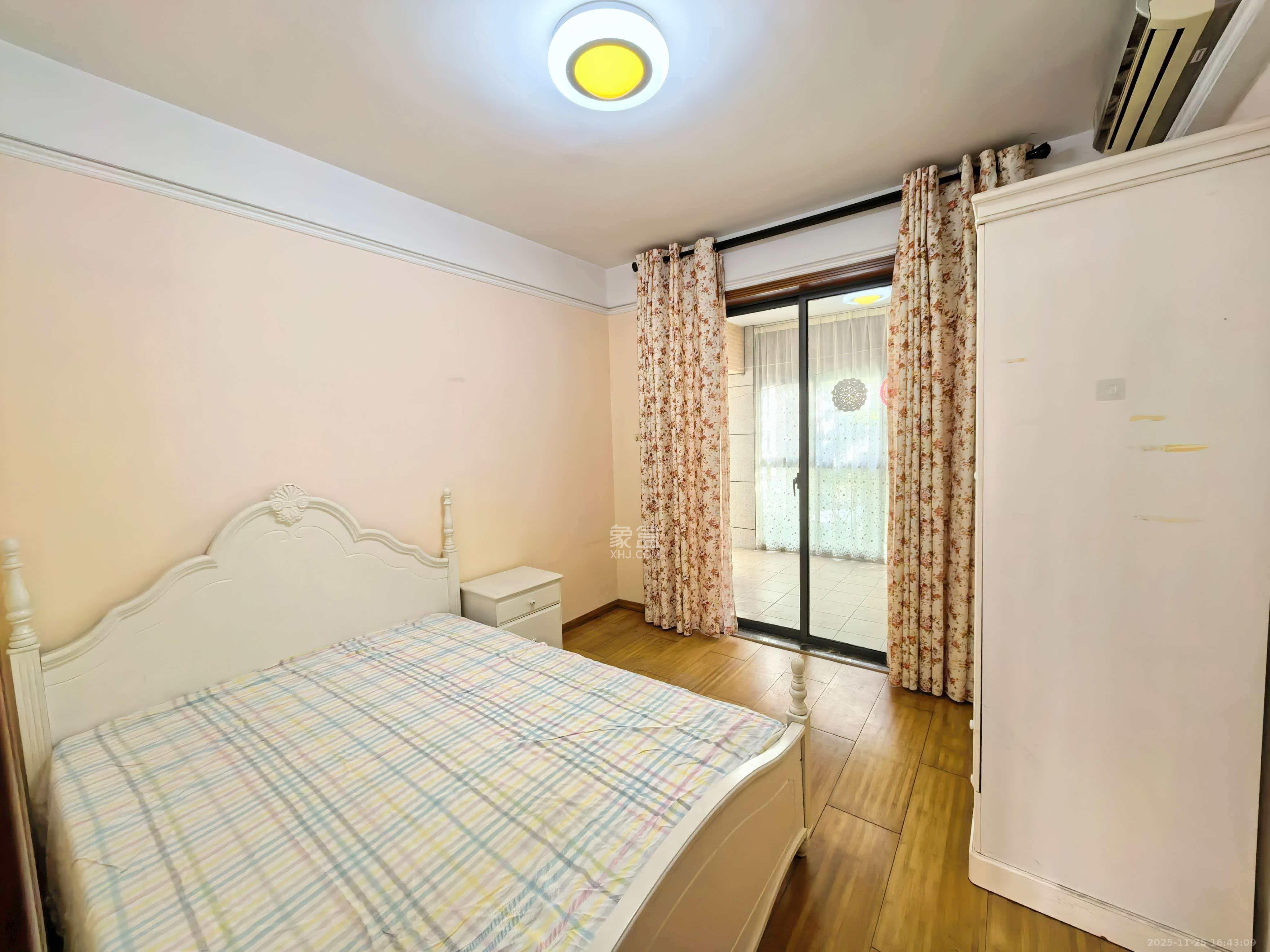 中城丽景香山园 3室2厅2卫 3000.0元/月 中城丽景香山园 3室2厅2卫 3000.0元/月室内图