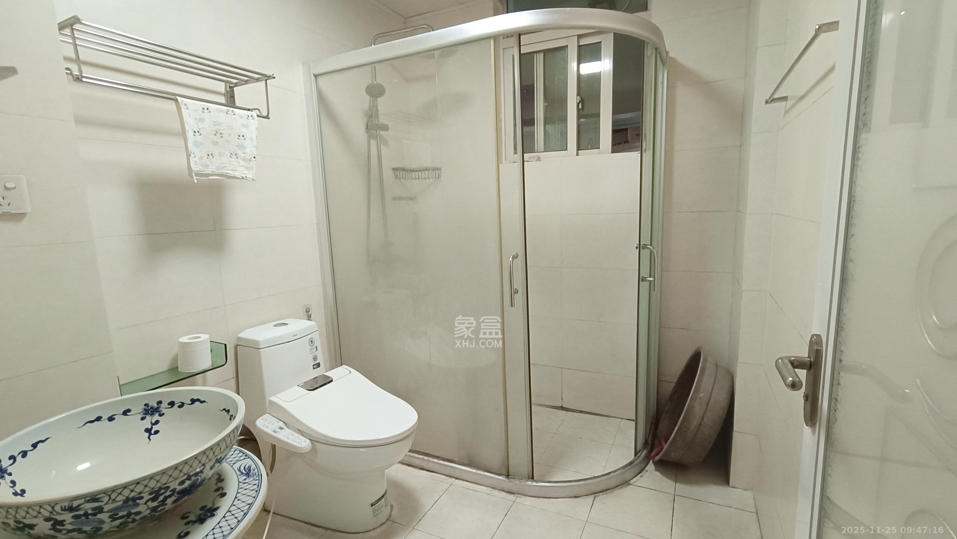 柠檬丽都  3室2厅2卫    2700.0元/月室内图