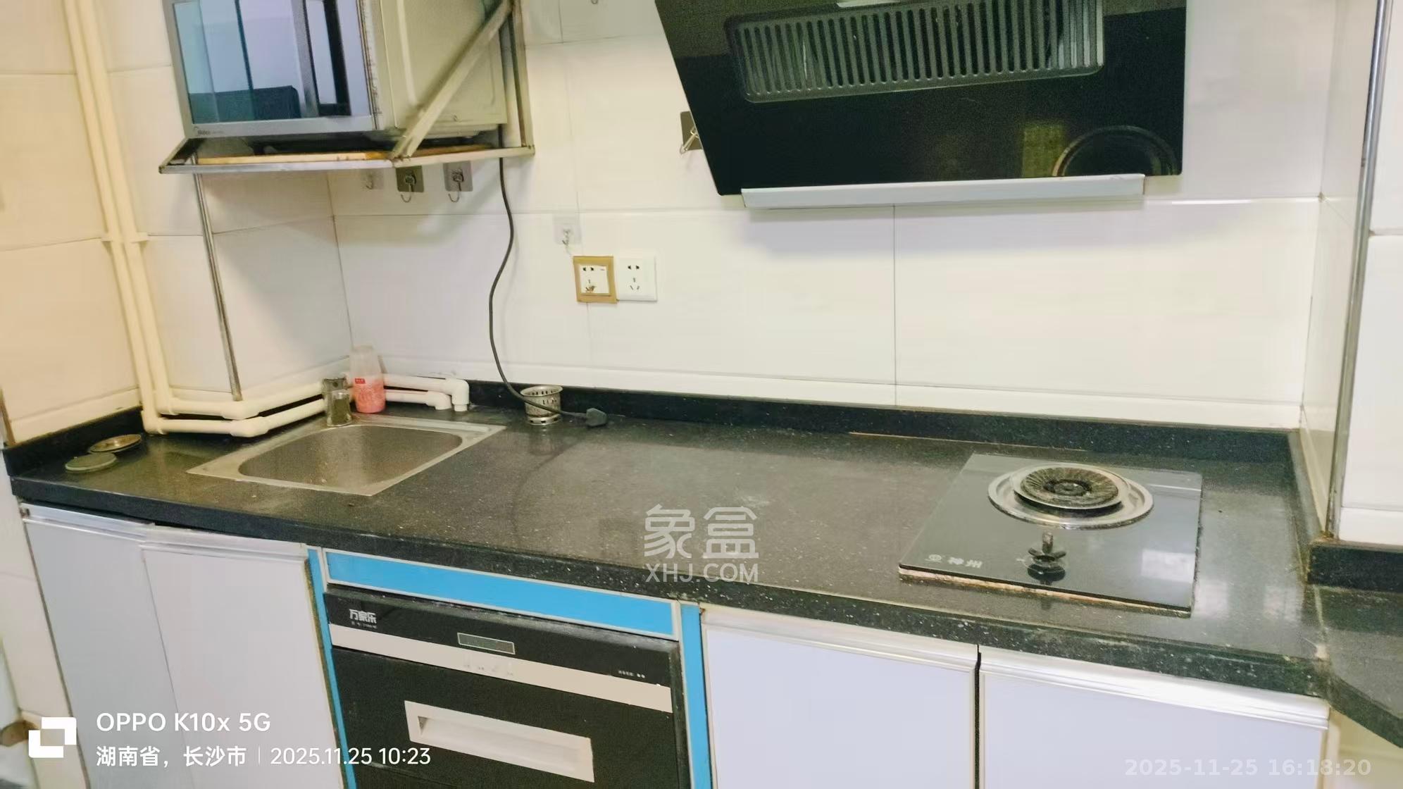 融圣国际 3室1厅1卫 2100.0元/月 融圣国际 3室1厅1卫 2100.0元/月室内图