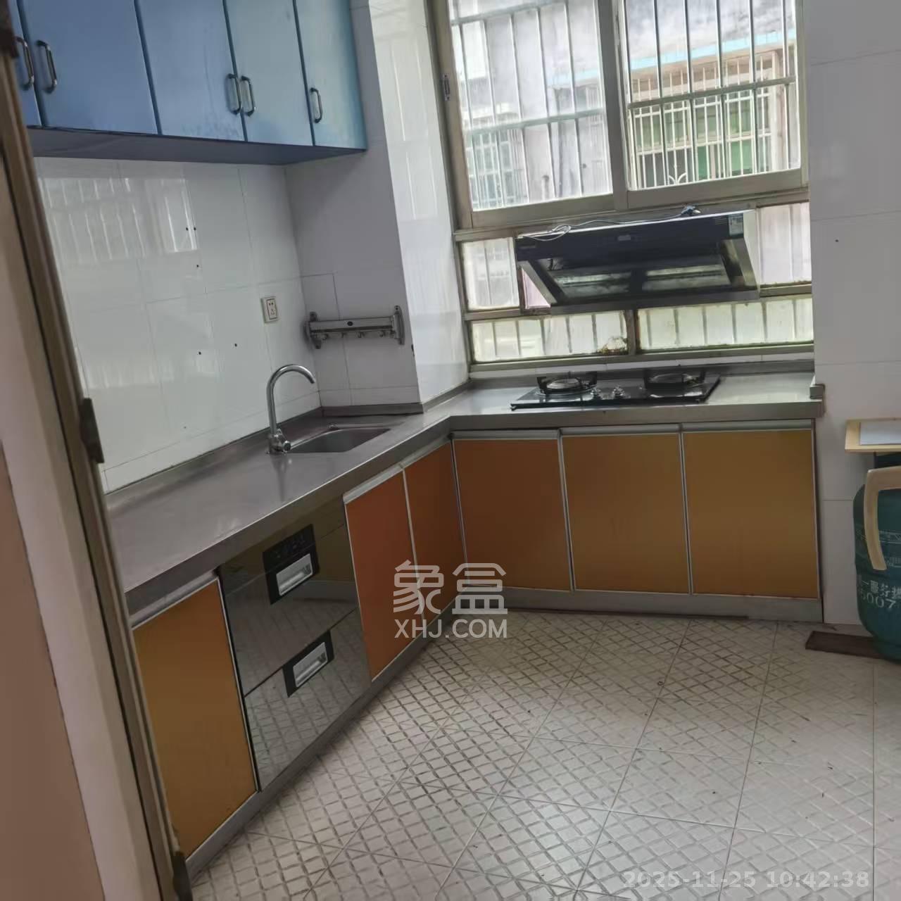 鸭婆塘小区 4室2厅1卫 2000.0元/月 鸭婆塘小区 4室2厅1卫 2000.0元/月室内图