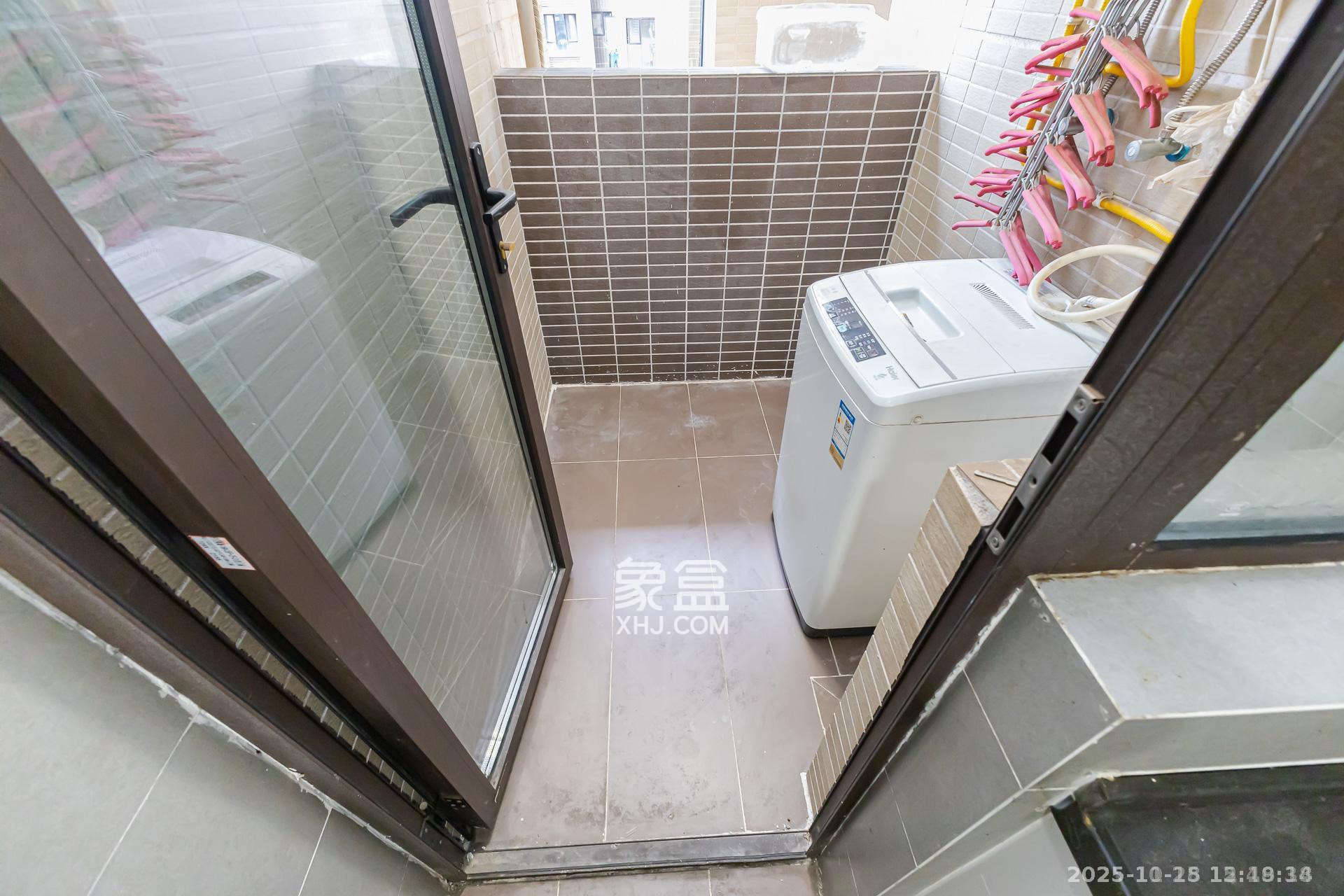 时代倾城二期  2室2厅1卫    1600.0元/月室内图