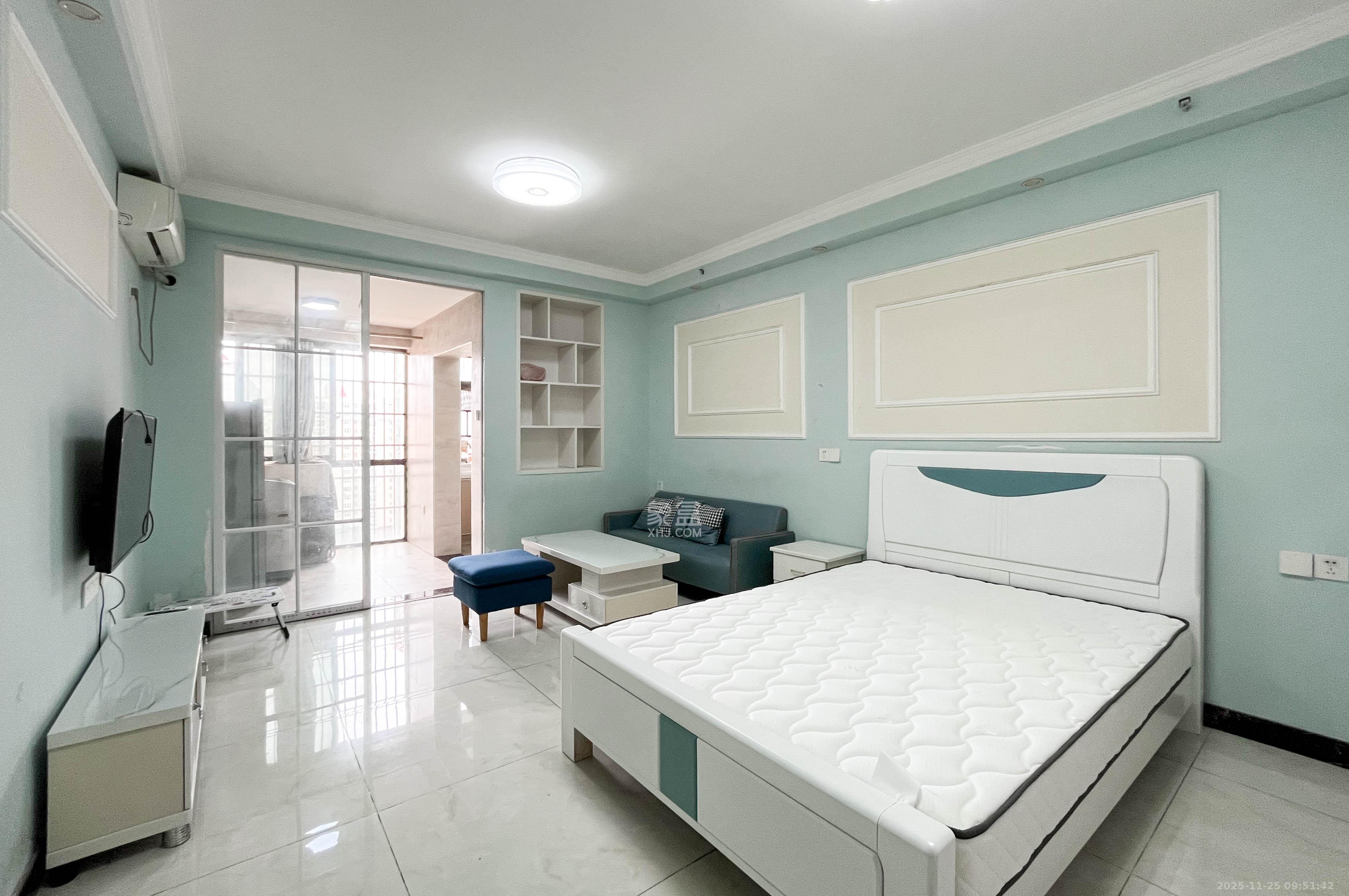 西子湖畔沃府 1室1厅1卫 46.0万 西子湖畔沃府 1室1厅1卫 46.0万客厅