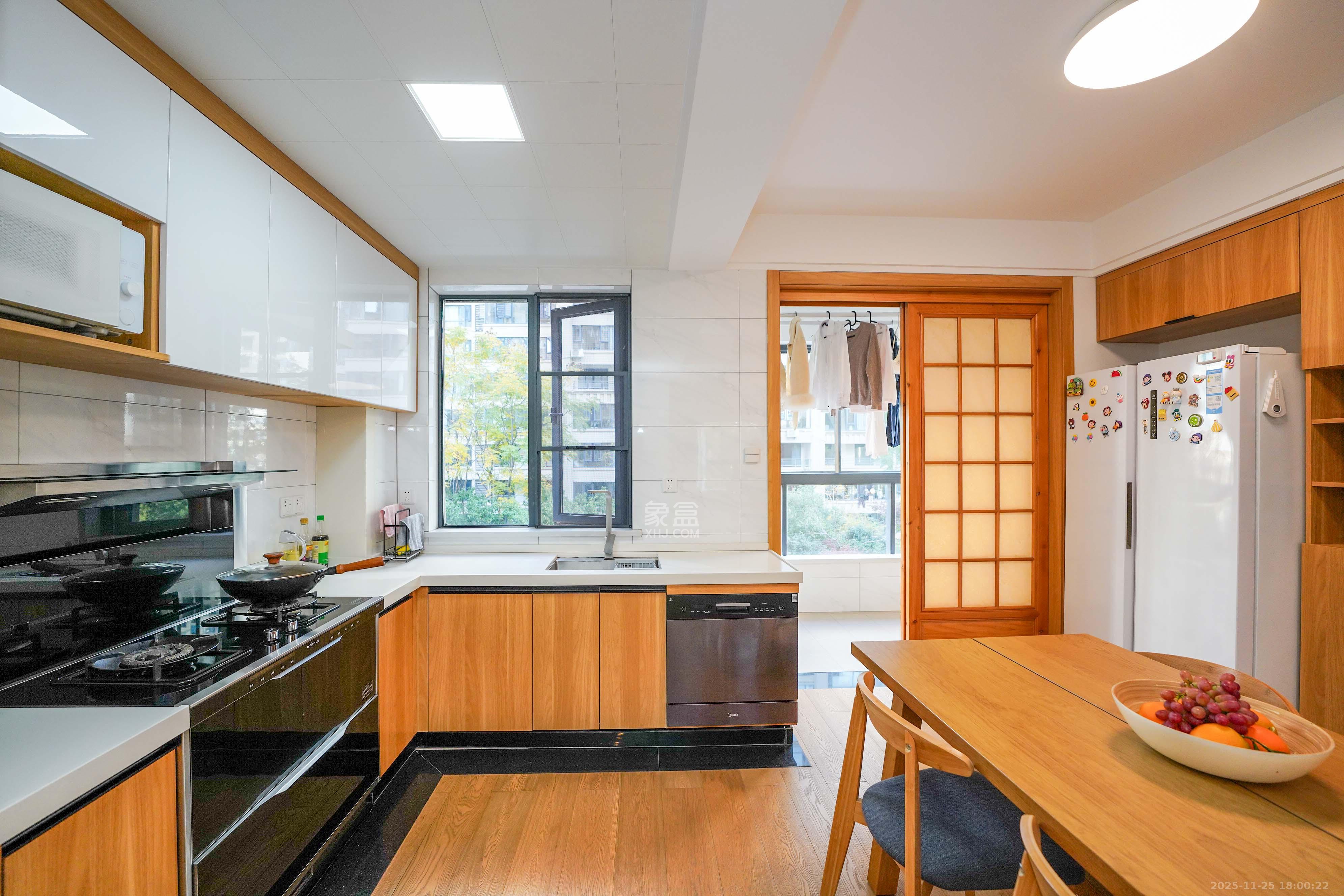 五矿万境蓝山 4室2厅2卫 168.0万 五矿万境蓝山 4室2厅2卫 168.0万厨房