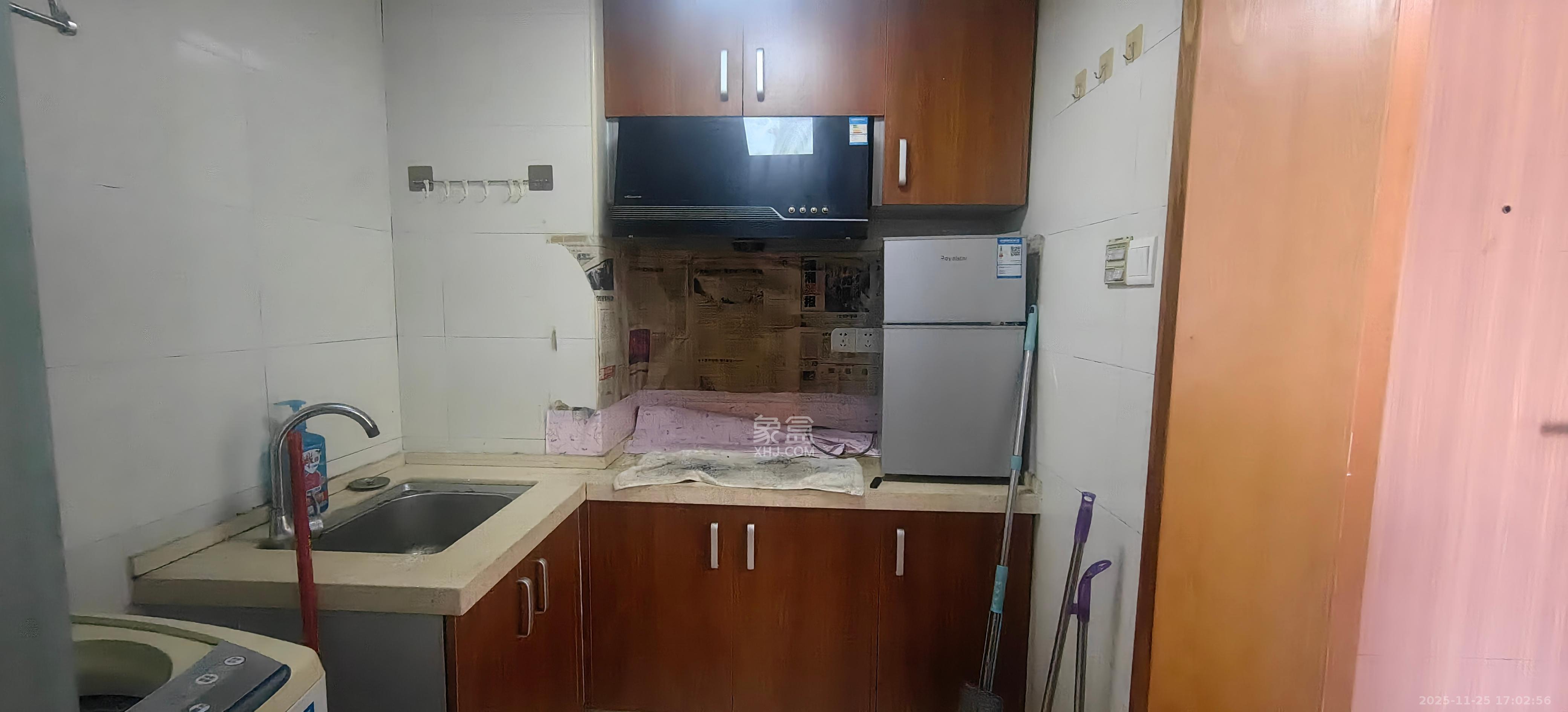 恒基凯旋门一二期  1室1厅1卫    1100.0元/月室内图