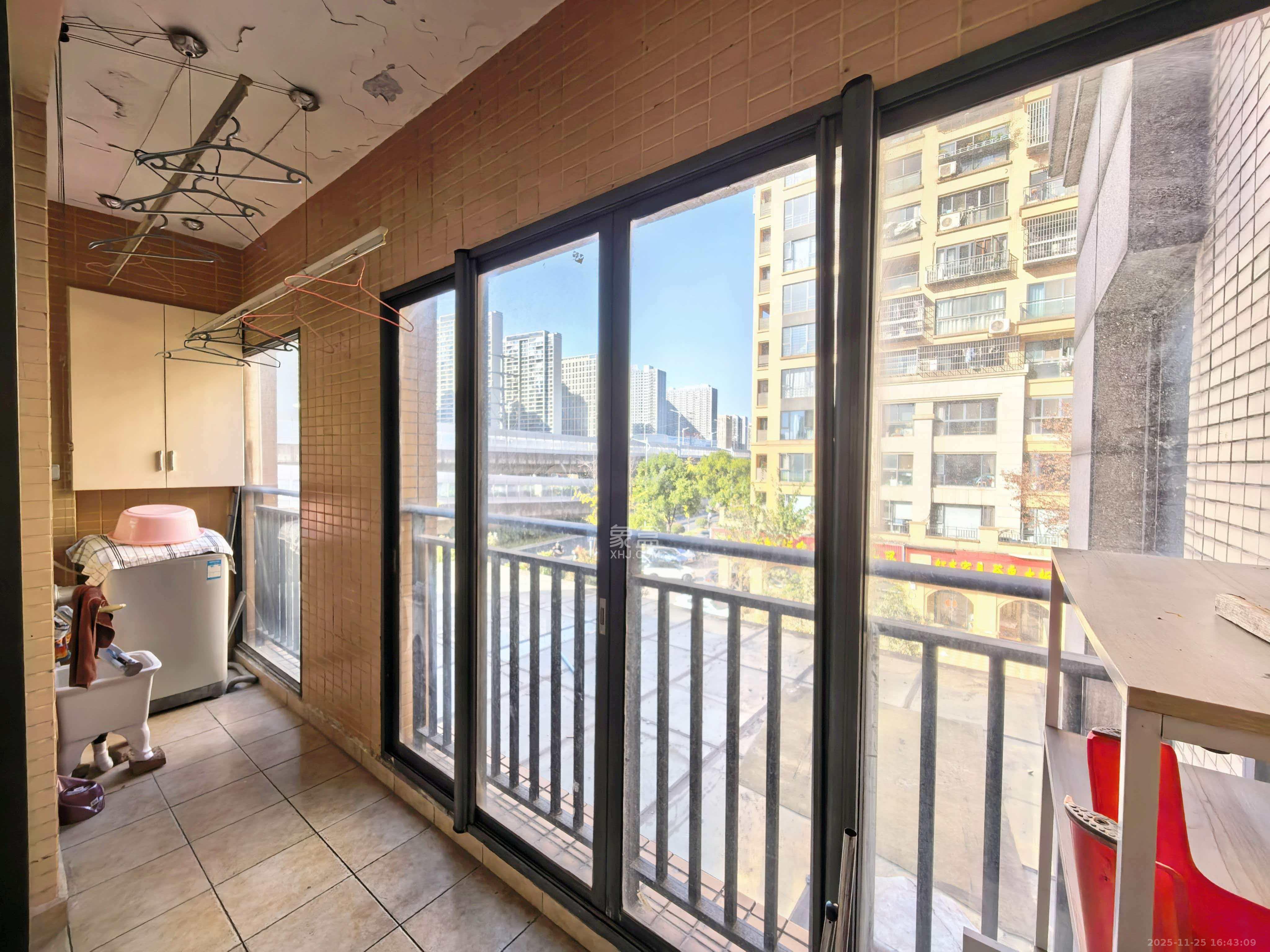 中城丽景香山园 3室2厅2卫 3000.0元/月 中城丽景香山园 3室2厅2卫 3000.0元/月室内图