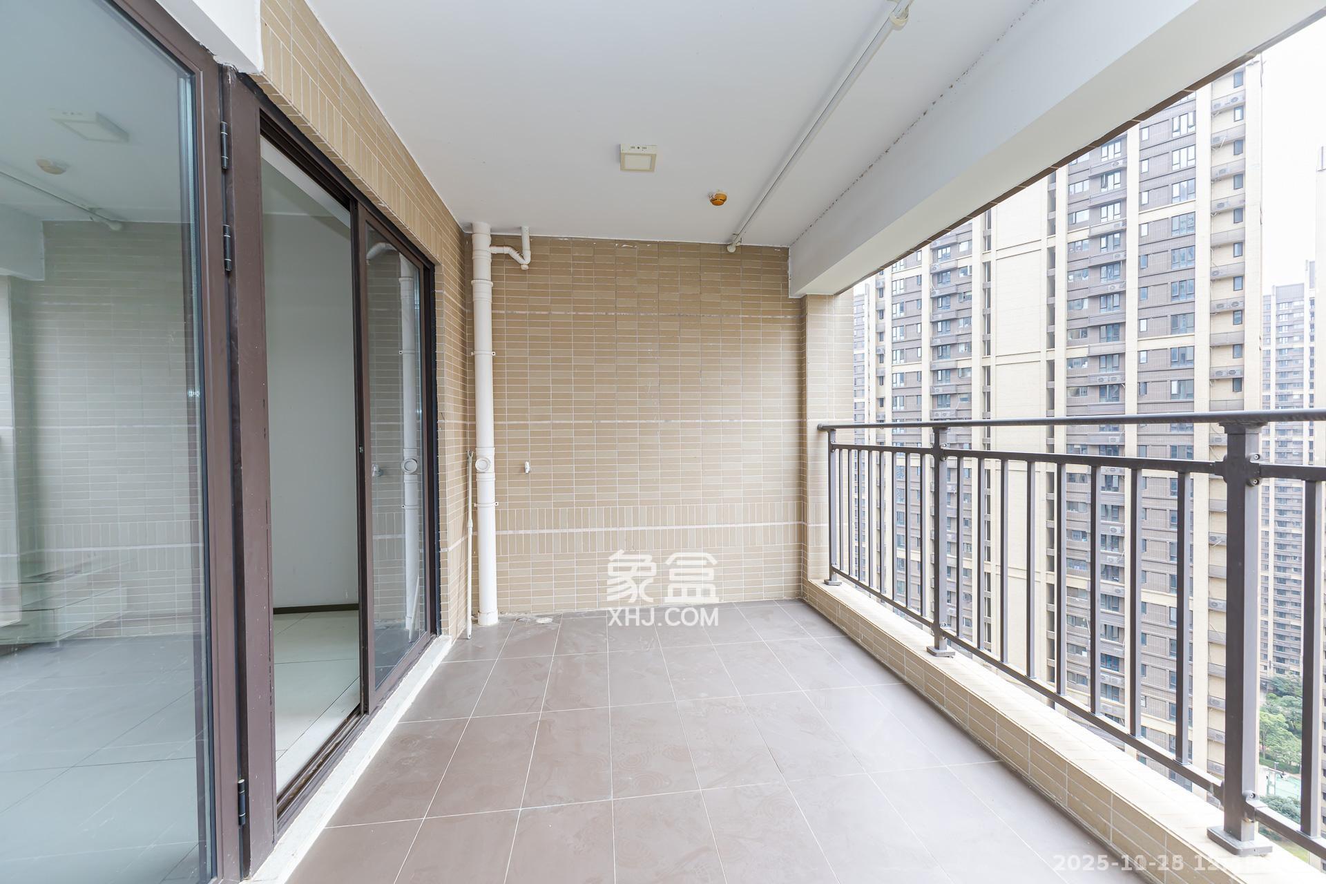 时代倾城二期  2室2厅1卫    1600.0元/月室内图