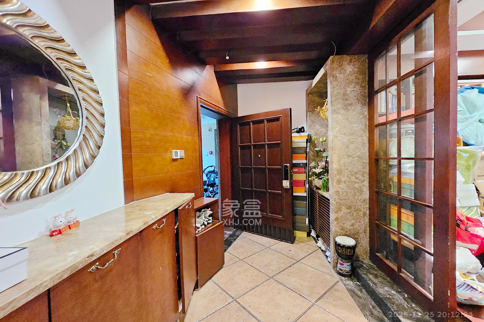 中隆国际御玺  4室2厅3卫    225.0万卫生间