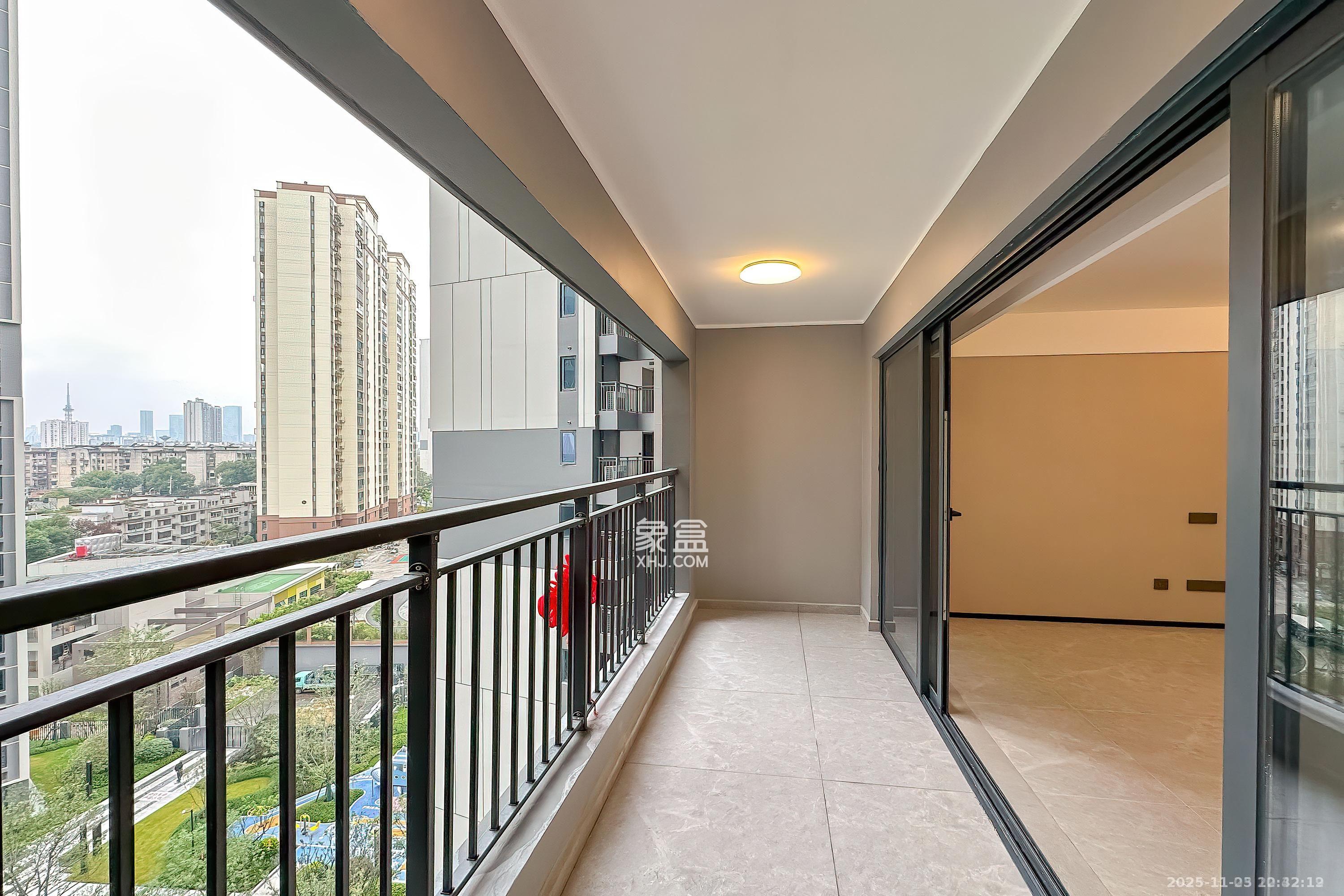 万科半岛国际  3室2厅2卫    4000.0元/月室内图