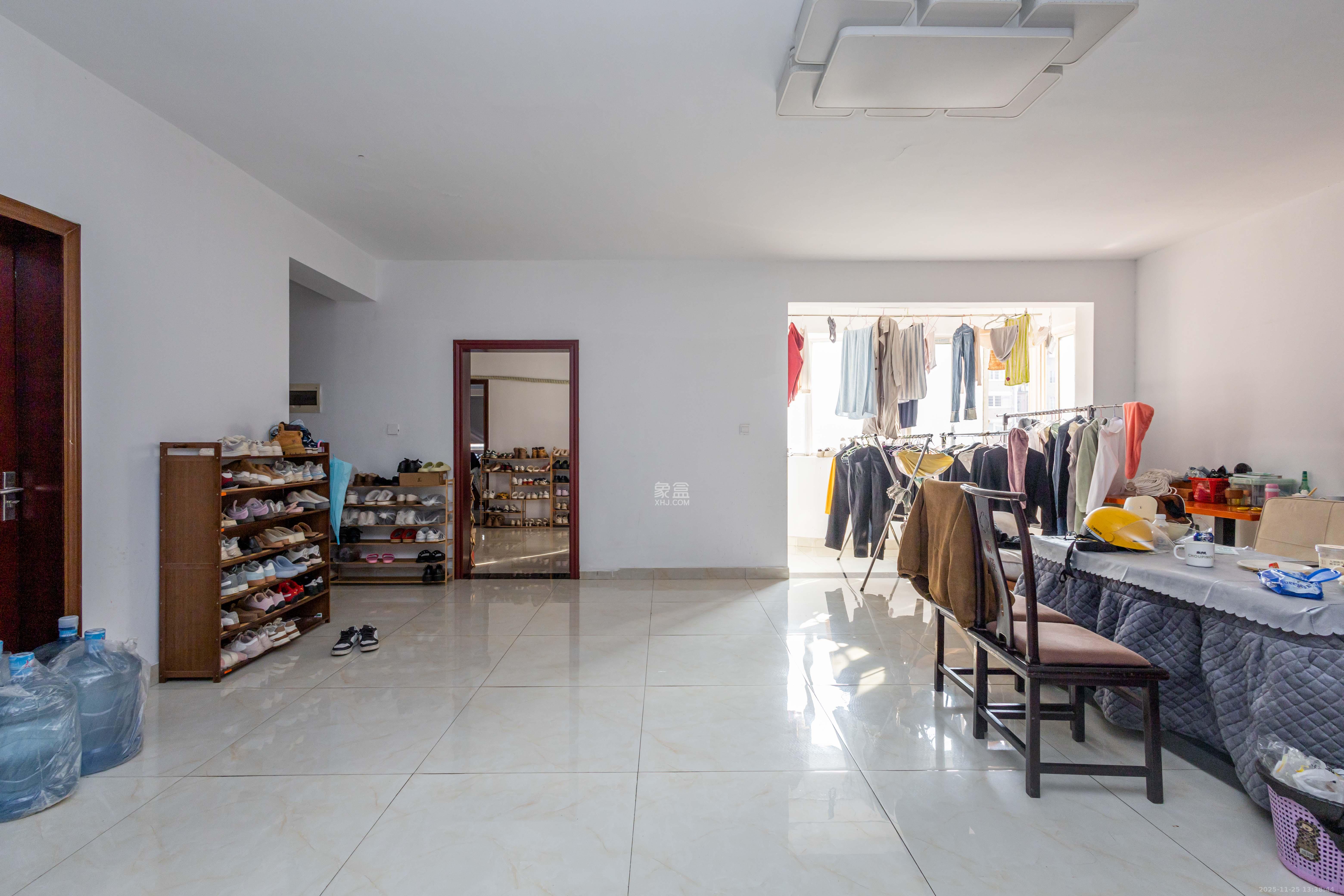 东门尚苑 5室2厅2卫 128.0万 东门尚苑 5室2厅2卫 128.0万客厅