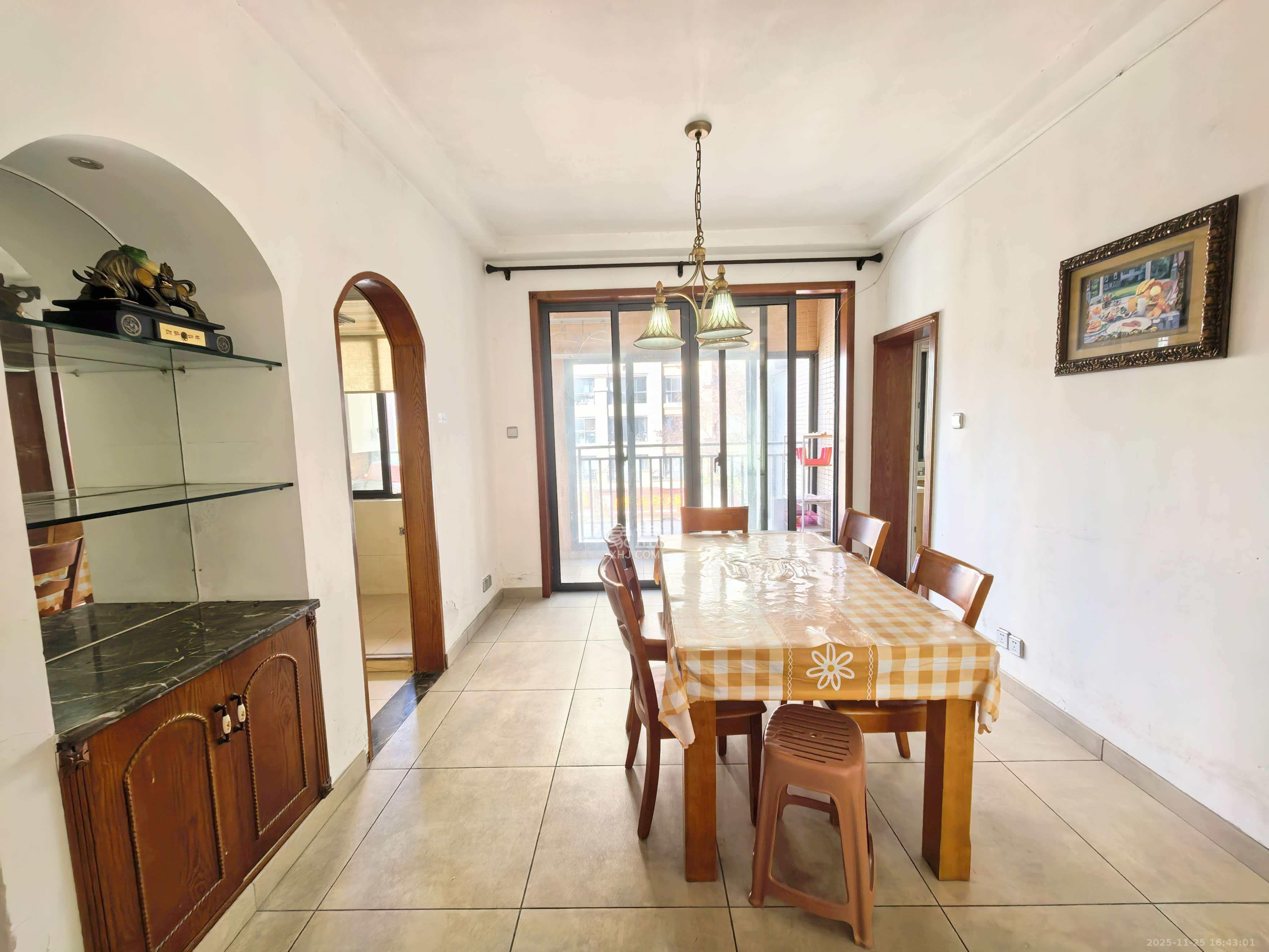 中城丽景香山园 3室2厅2卫 3000.0元/月 中城丽景香山园 3室2厅2卫 3000.0元/月室内图