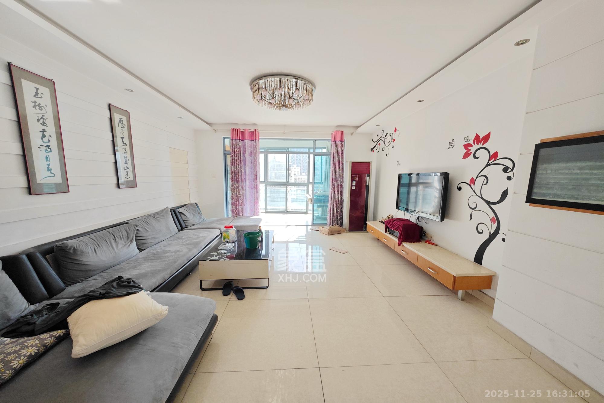 书香名邸 3室2厅2卫 150.0万 书香名邸 3室2厅2卫 150.0万客厅