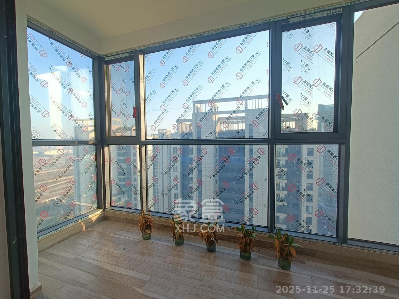 绿地长沙城际空间站（柏仕佳苑）  4室2厅2卫    3500.0元/月室内图