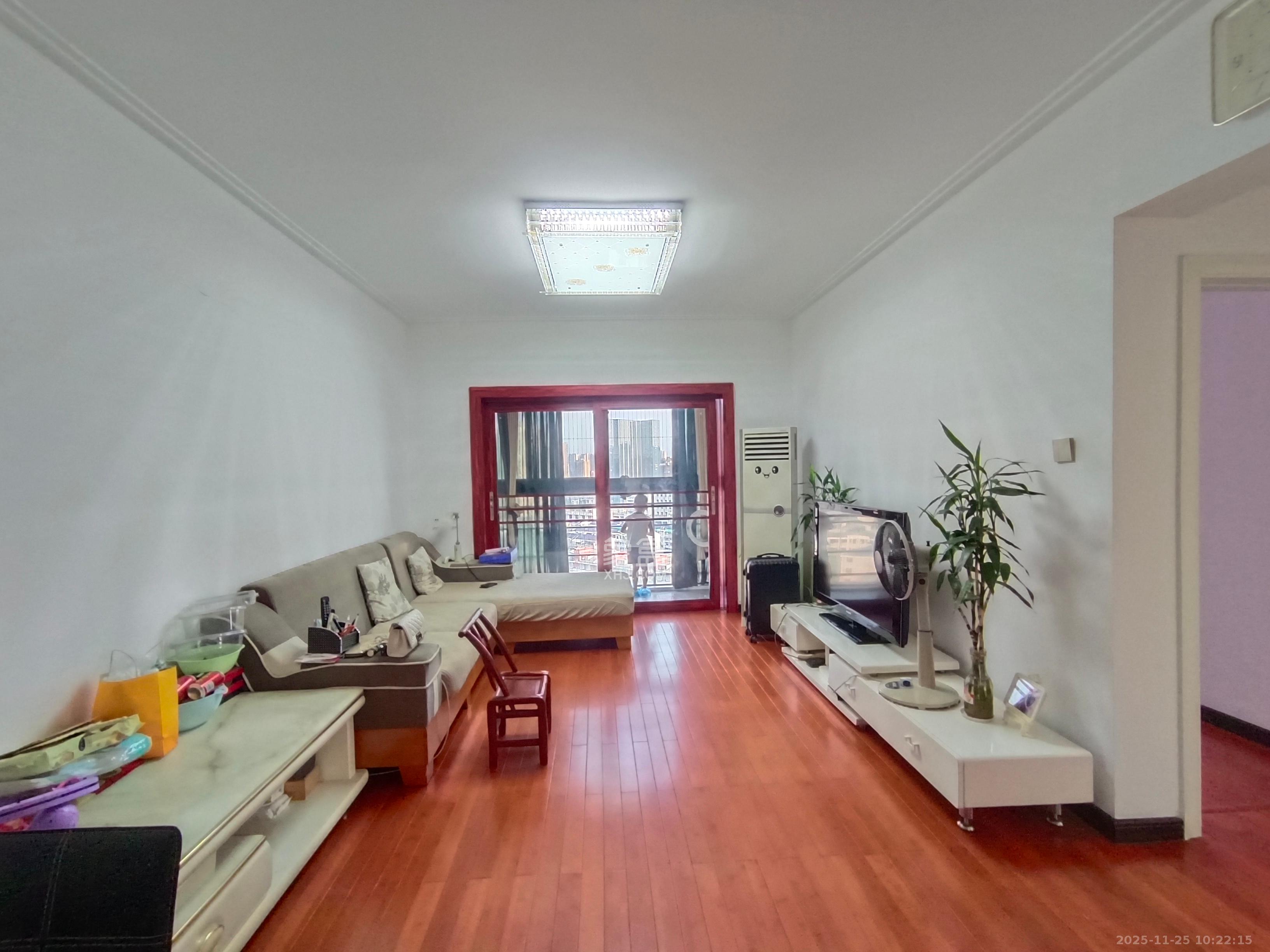 银港水晶城 2室2厅1卫 2200.0元/月 银港水晶城 2室2厅1卫 2200.0元/月室内图