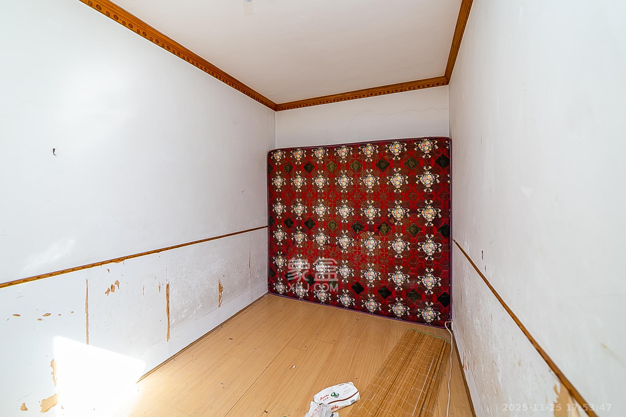 涂家冲社区(涂新小区、农商银行宿舍) 2室1厅1卫 30.0万 涂家冲社区(涂新小区、农商银行宿舍) 2室1厅1卫 30.0万卧室