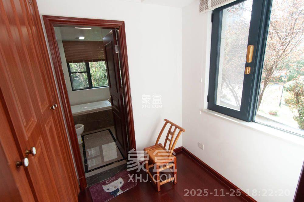 中海梅溪湖壹号  3室2厅2卫    3800.0元/月室内图