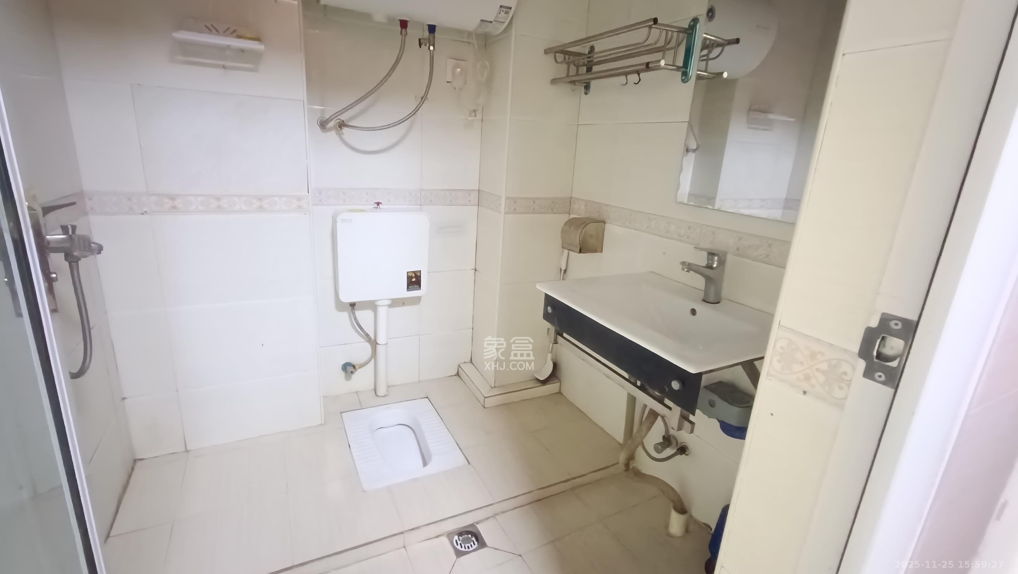 新长海广场 1室1厅1卫 1100.0元/月 新长海广场 1室1厅1卫 1100.0元/月室内图