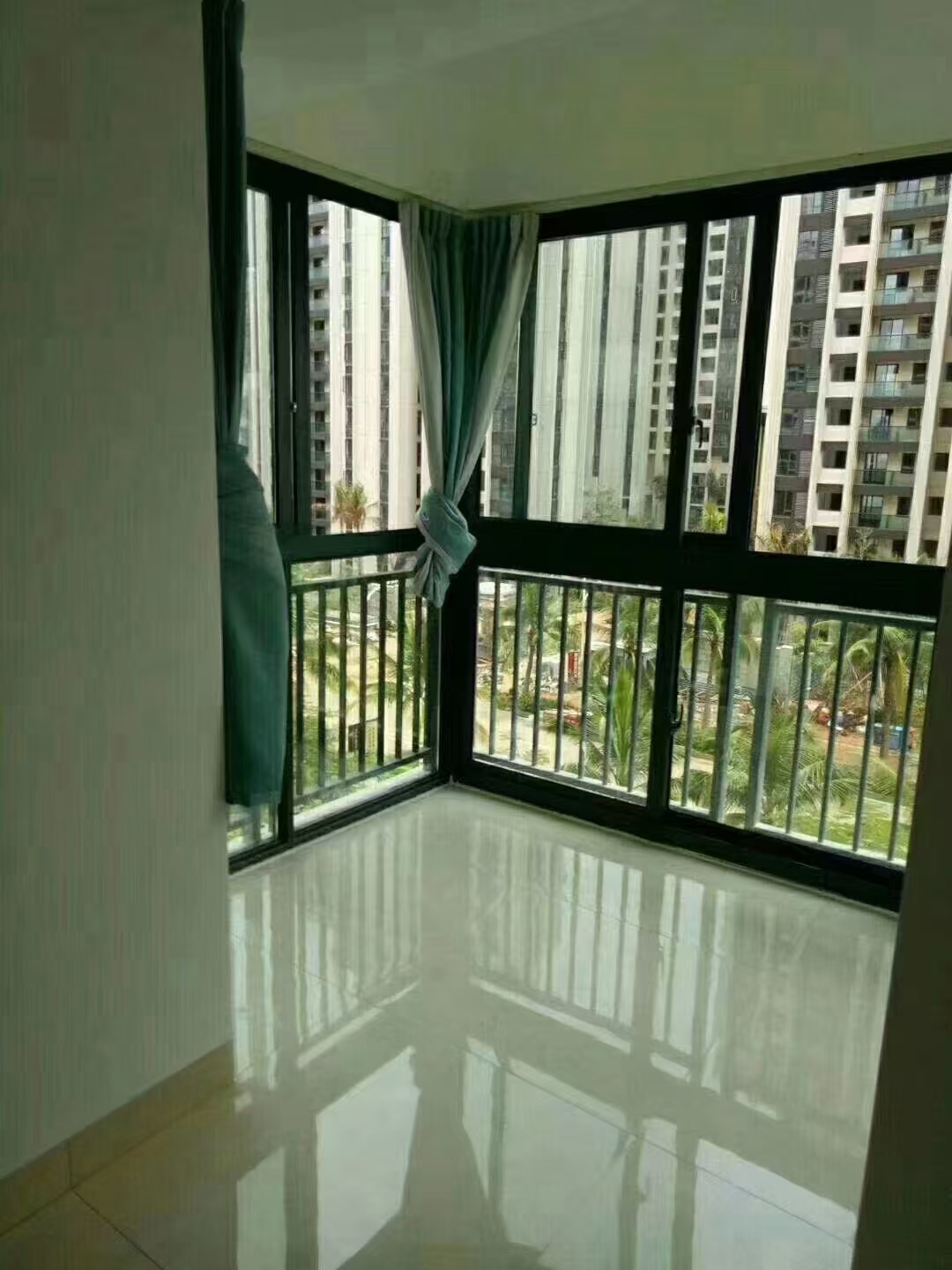 晨晖帝景  2室2厅1卫    2000.0元/月室内图