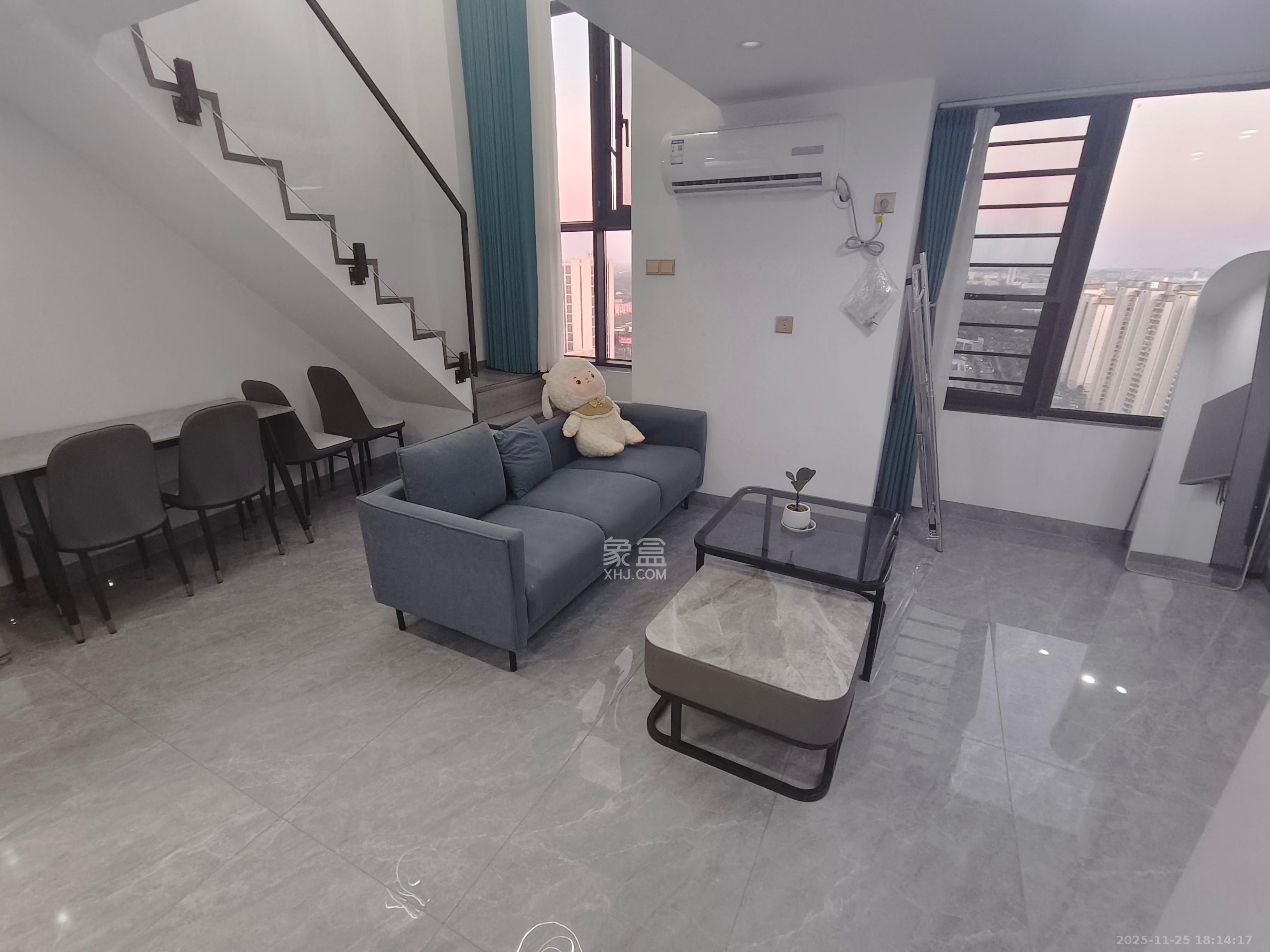 新城悦隽公园  2室2厅1卫    2000.0元/月室内图