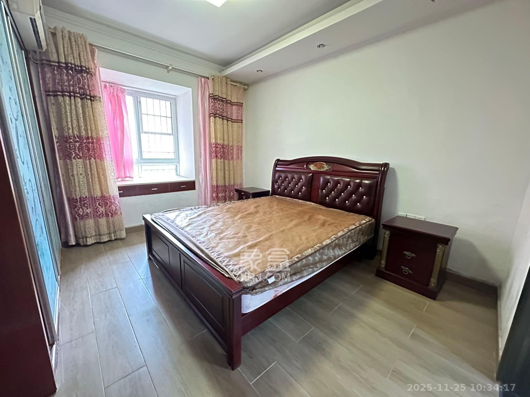 上河国际C区  3室1厅1卫    2900.0元/月室内图