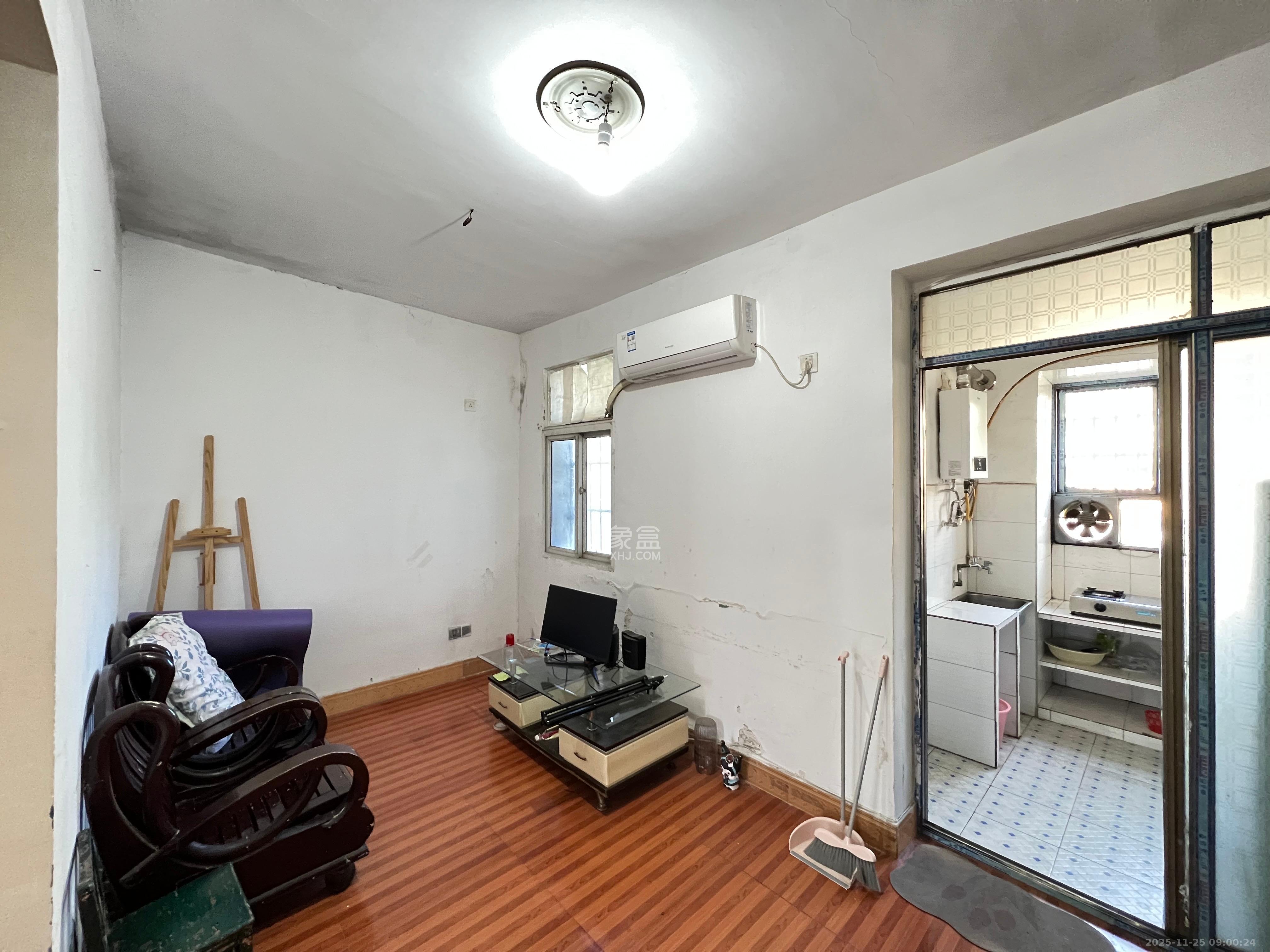 春风小区  2室1厅1卫    1300.0元/月室内图