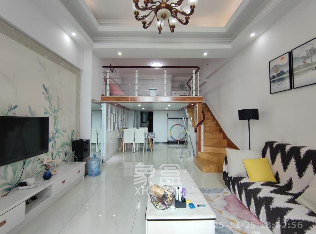 荣悦台 1室1厅1卫 1800.0元/月 荣悦台 1室1厅1卫 1800.0元/月室内图