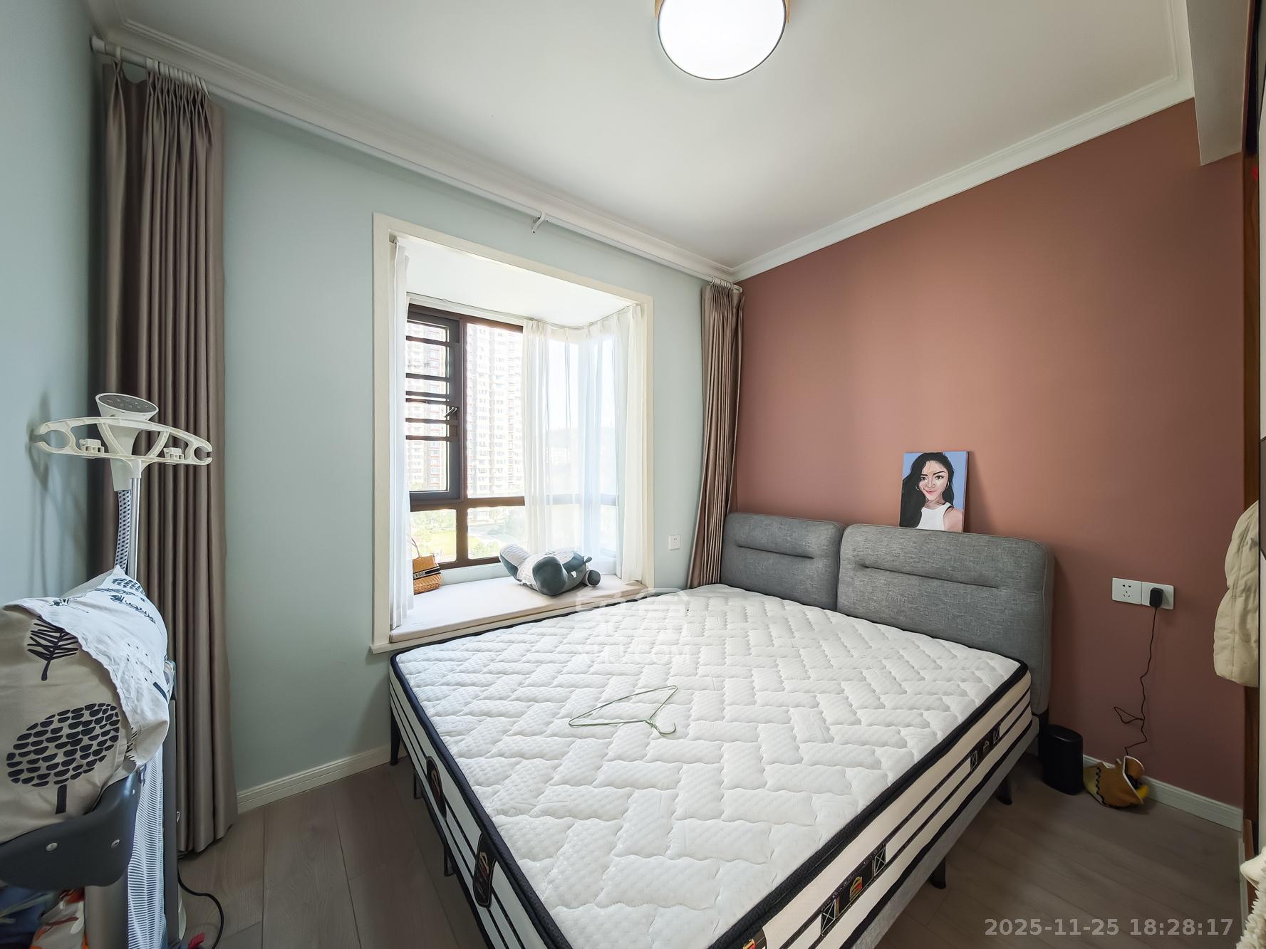 山语城三期 3室2厅2卫 105.0万 山语城三期 3室2厅2卫 105.0万卧室