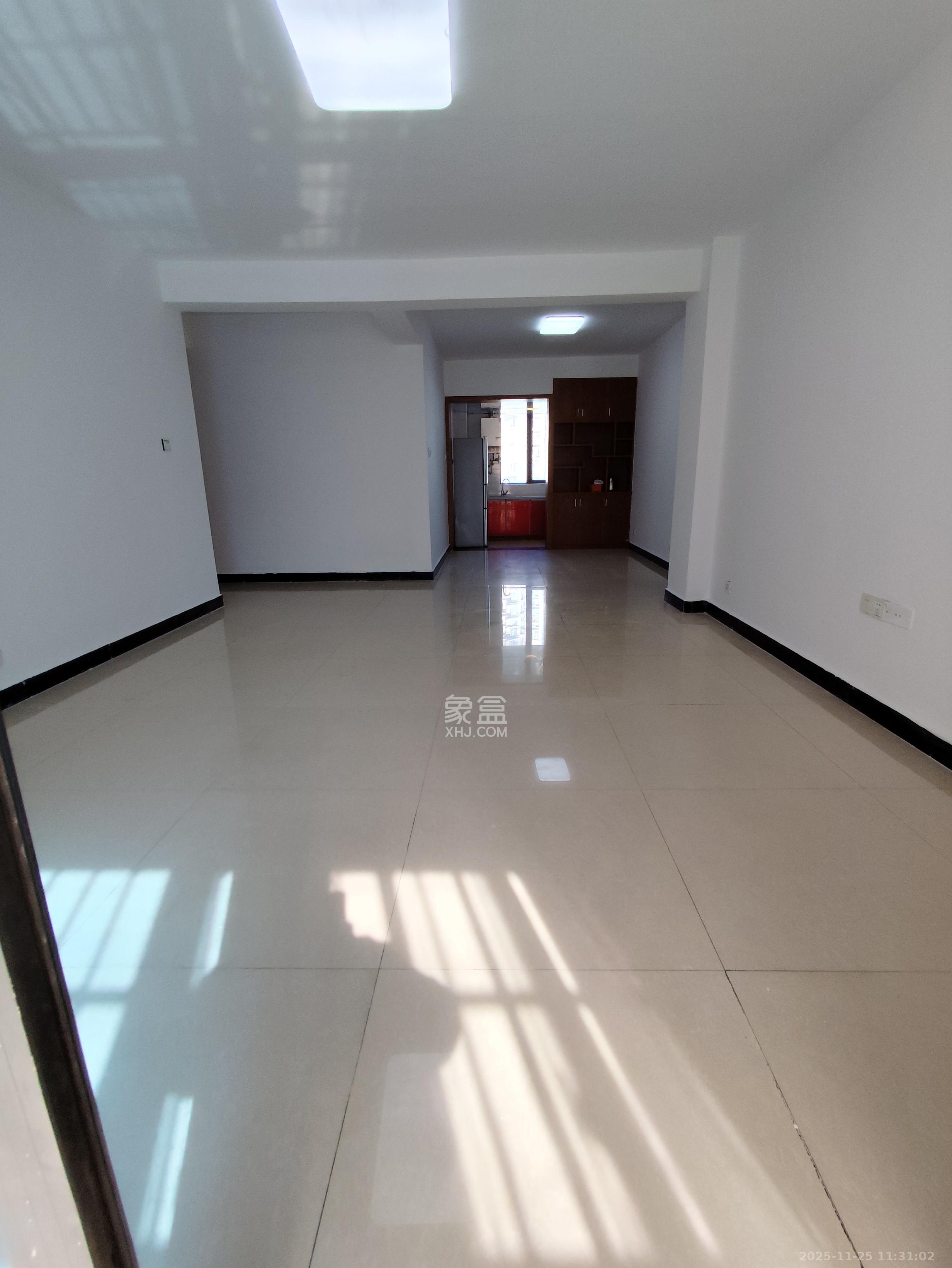 凯通国际城(凯通朝庭) 1室2厅1卫 2600.0元/月 凯通国际城(凯通朝庭) 1室2厅1卫 2600.0元/月室内图