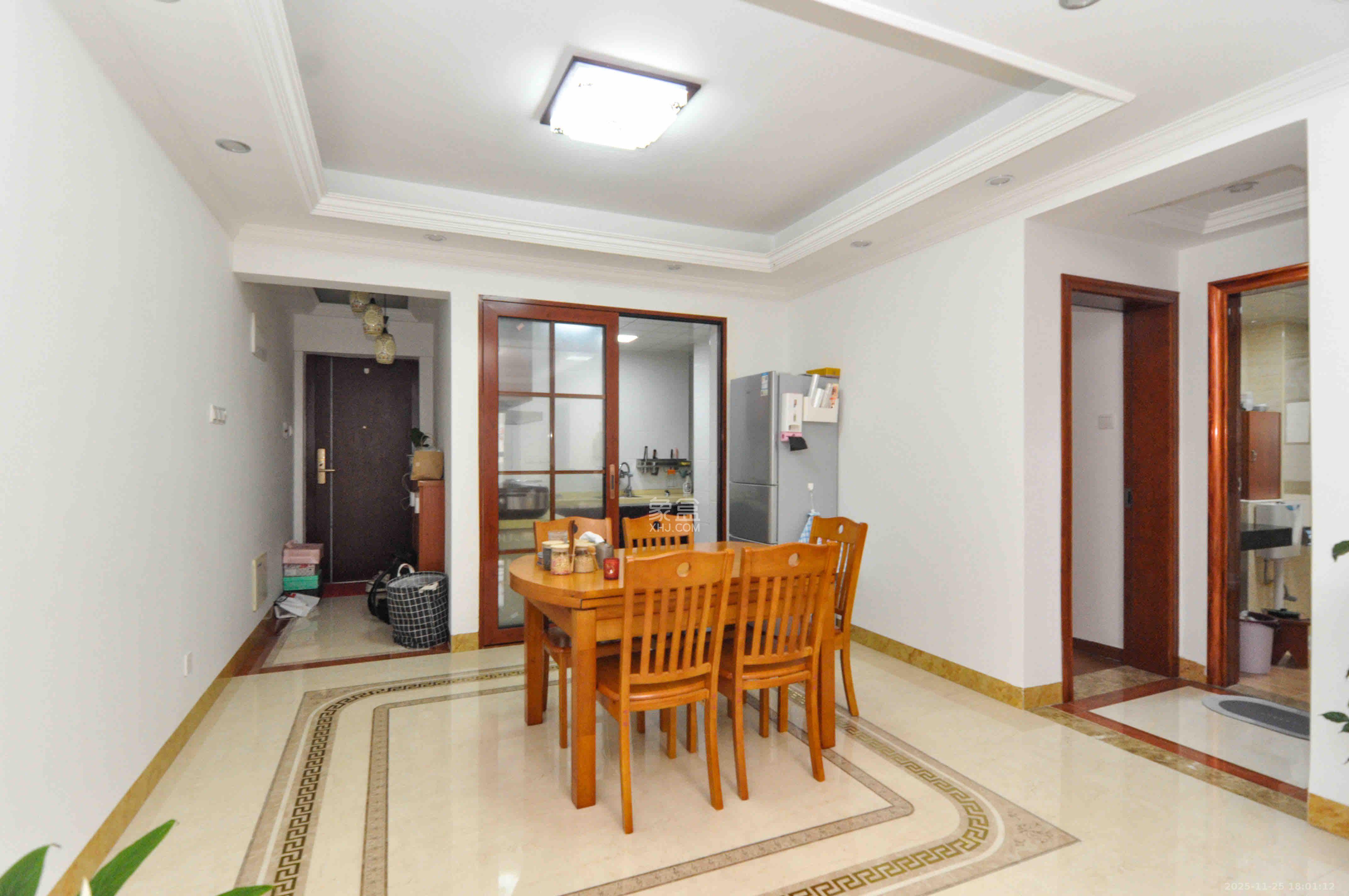 达美D6区  3室2厅1卫    3300.0元/月室内图