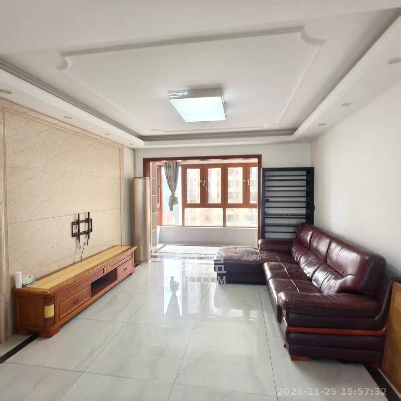 钱隆世家 4室2厅2卫 2600.0元/月 钱隆世家 4室2厅2卫 2600.0元/月室内图