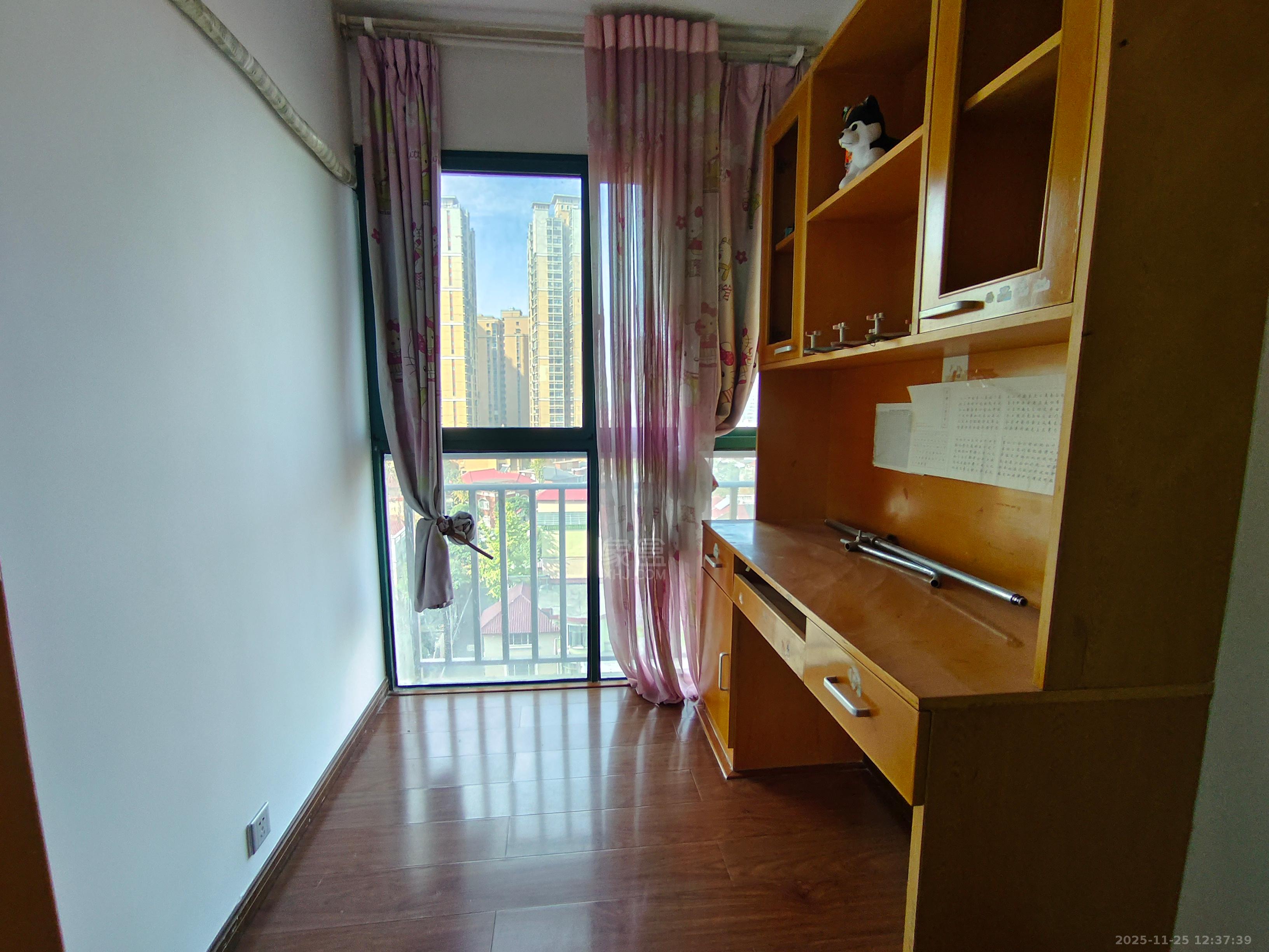 新城首座 3室2厅2卫 1600.0元/月 新城首座 3室2厅2卫 1600.0元/月室内图