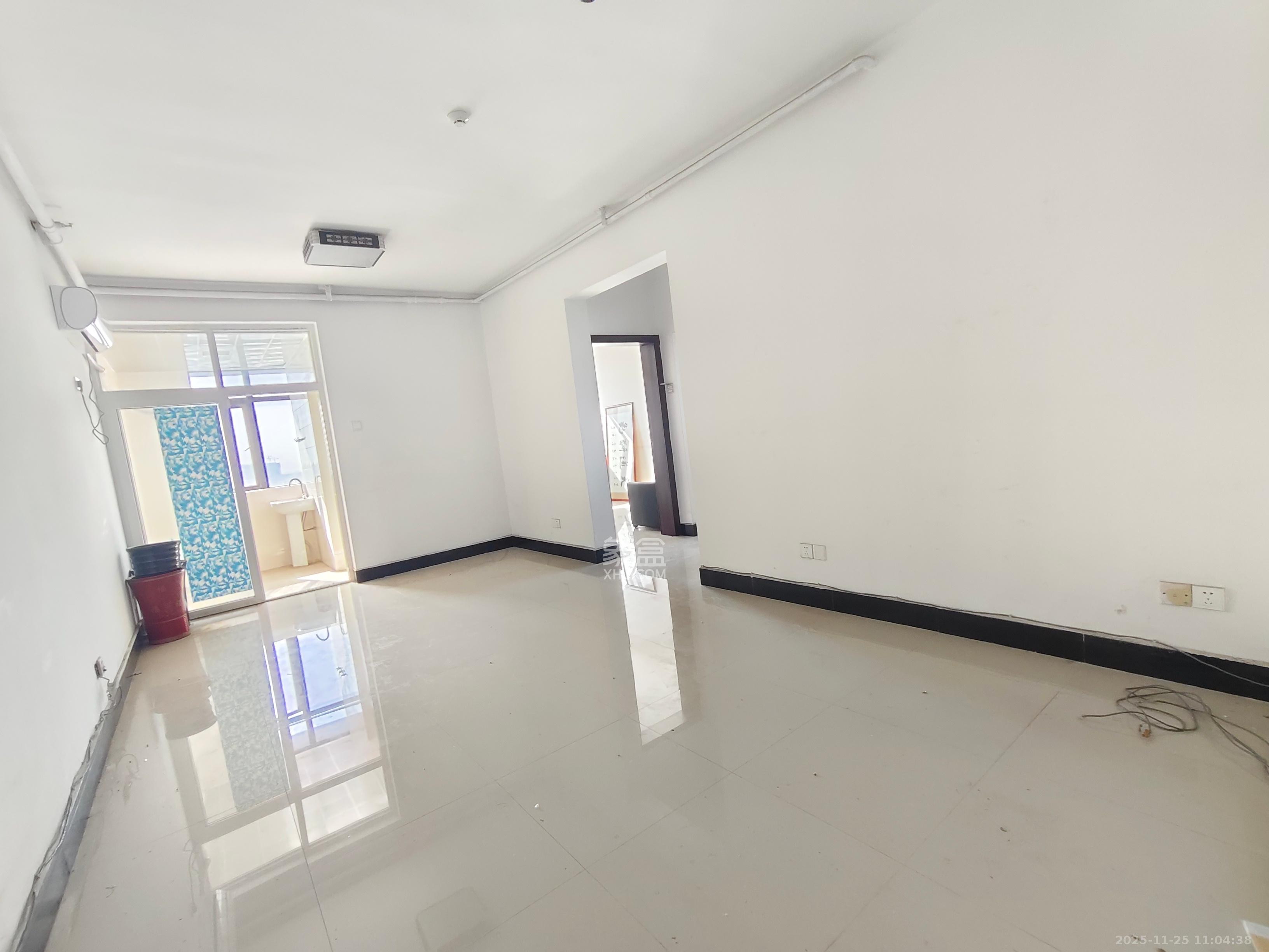 鑫远杰座  2室2厅1卫    1800.0元/月