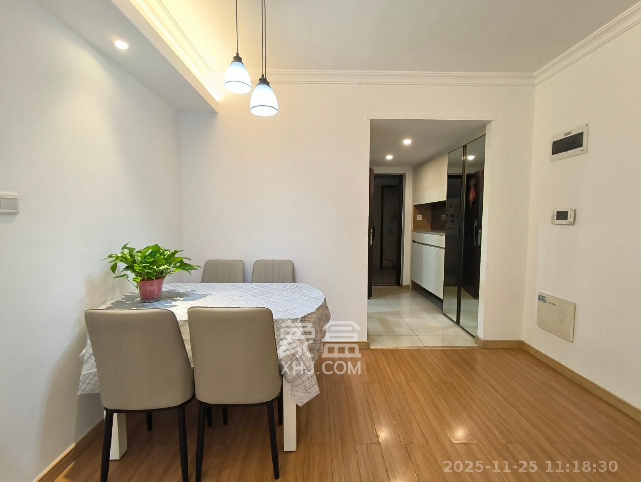 万科魅力之城  3室2厅2卫    2100.0元/月室内图