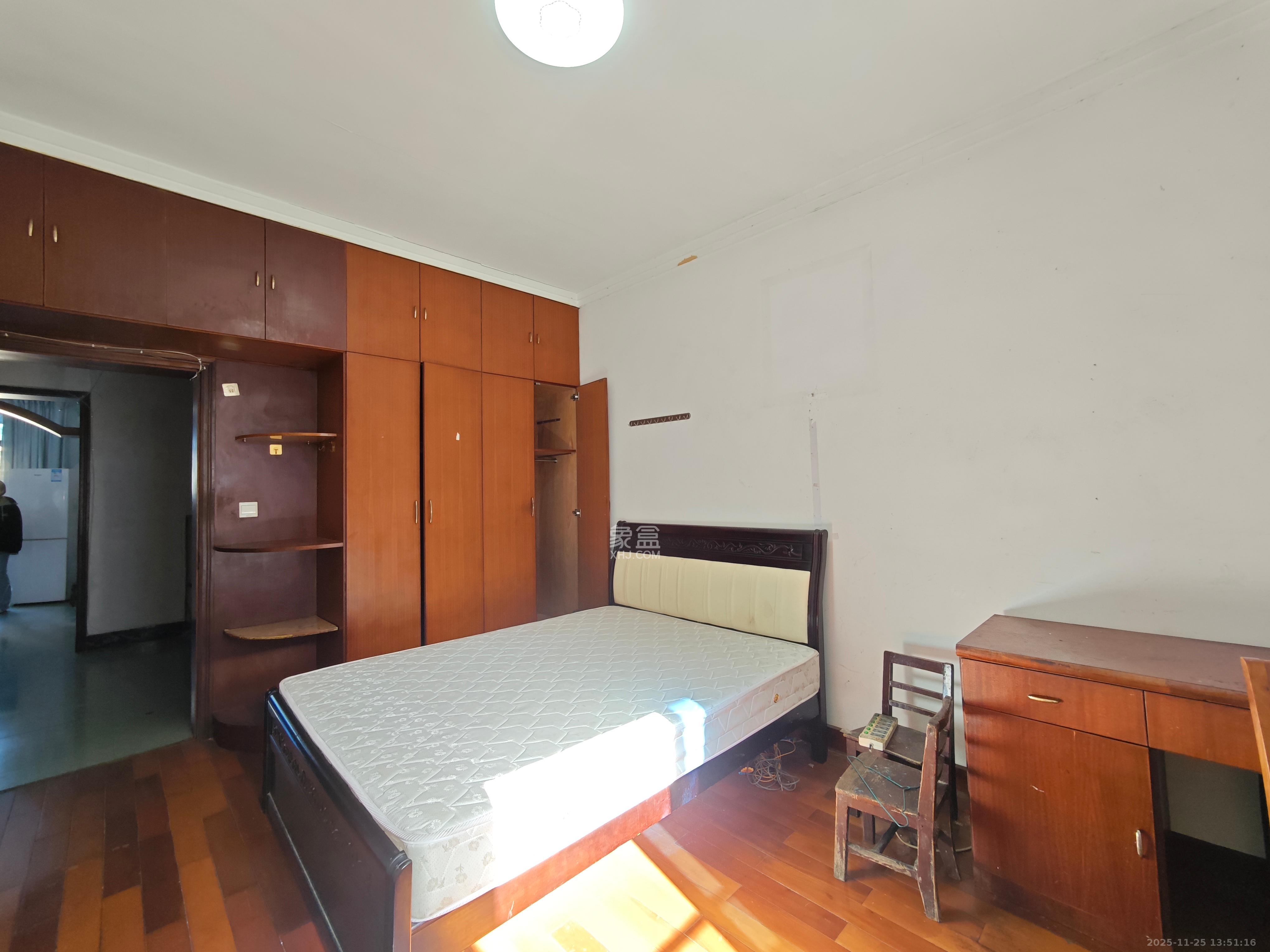 长沙师范附幼附小教师宿舍（崇圣里24号）  3室1厅1卫    2200.0元/月室内图