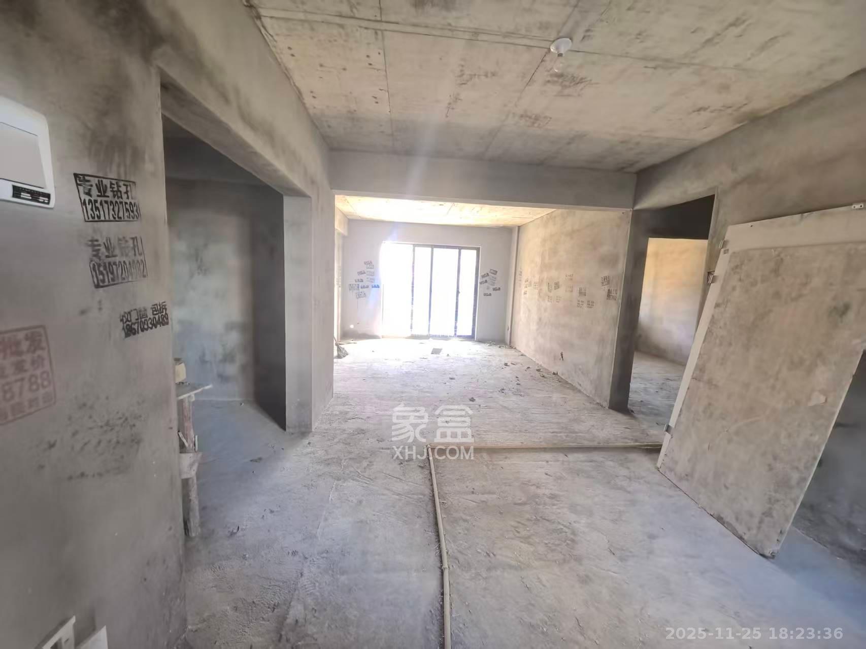 大汉紫敬龙城 4室2厅2卫 59.8万 大汉紫敬龙城 4室2厅2卫 59.8万室内图