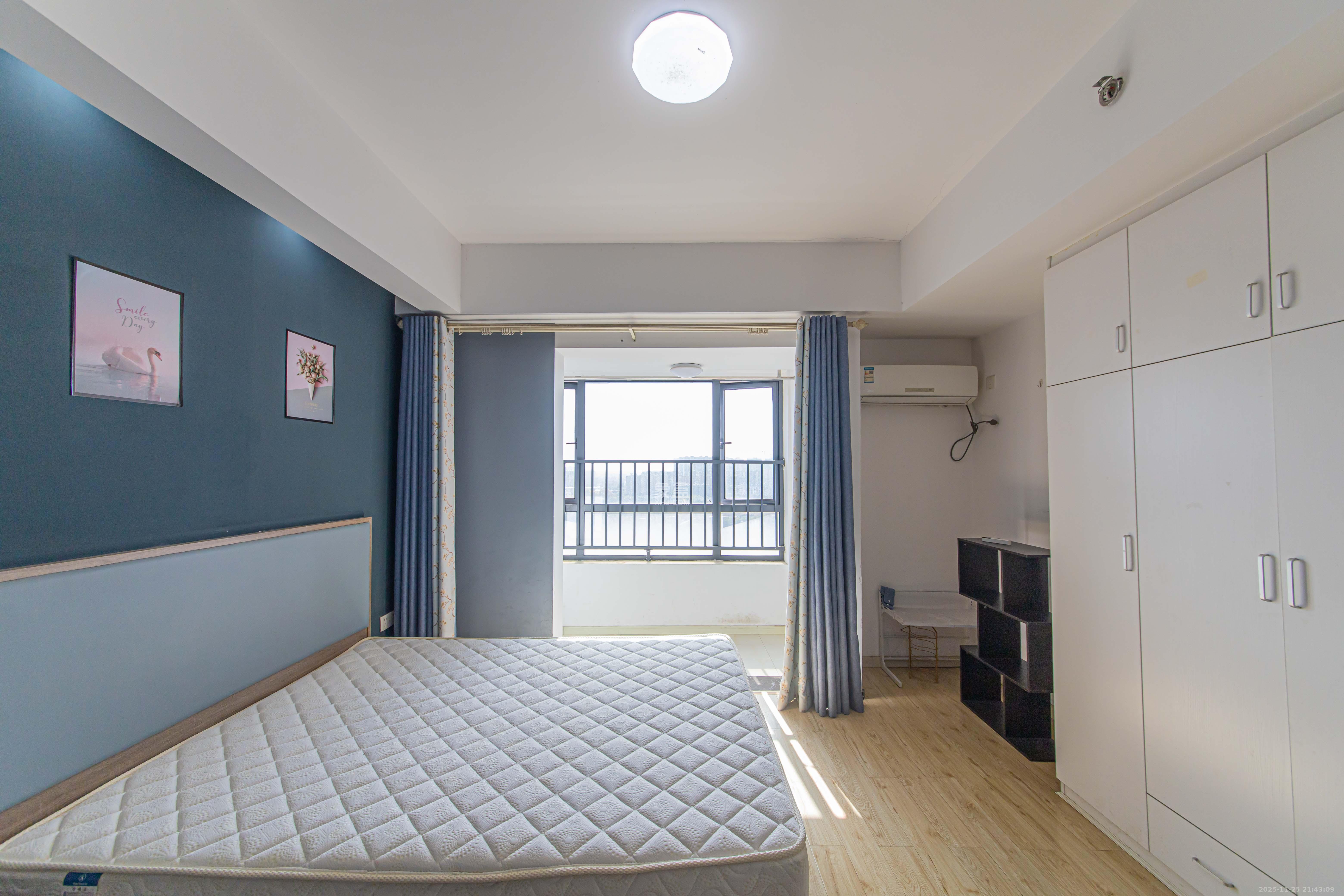 九峰远见 1室1厅1卫 55.0万 九峰远见 1室1厅1卫 55.0万卧室