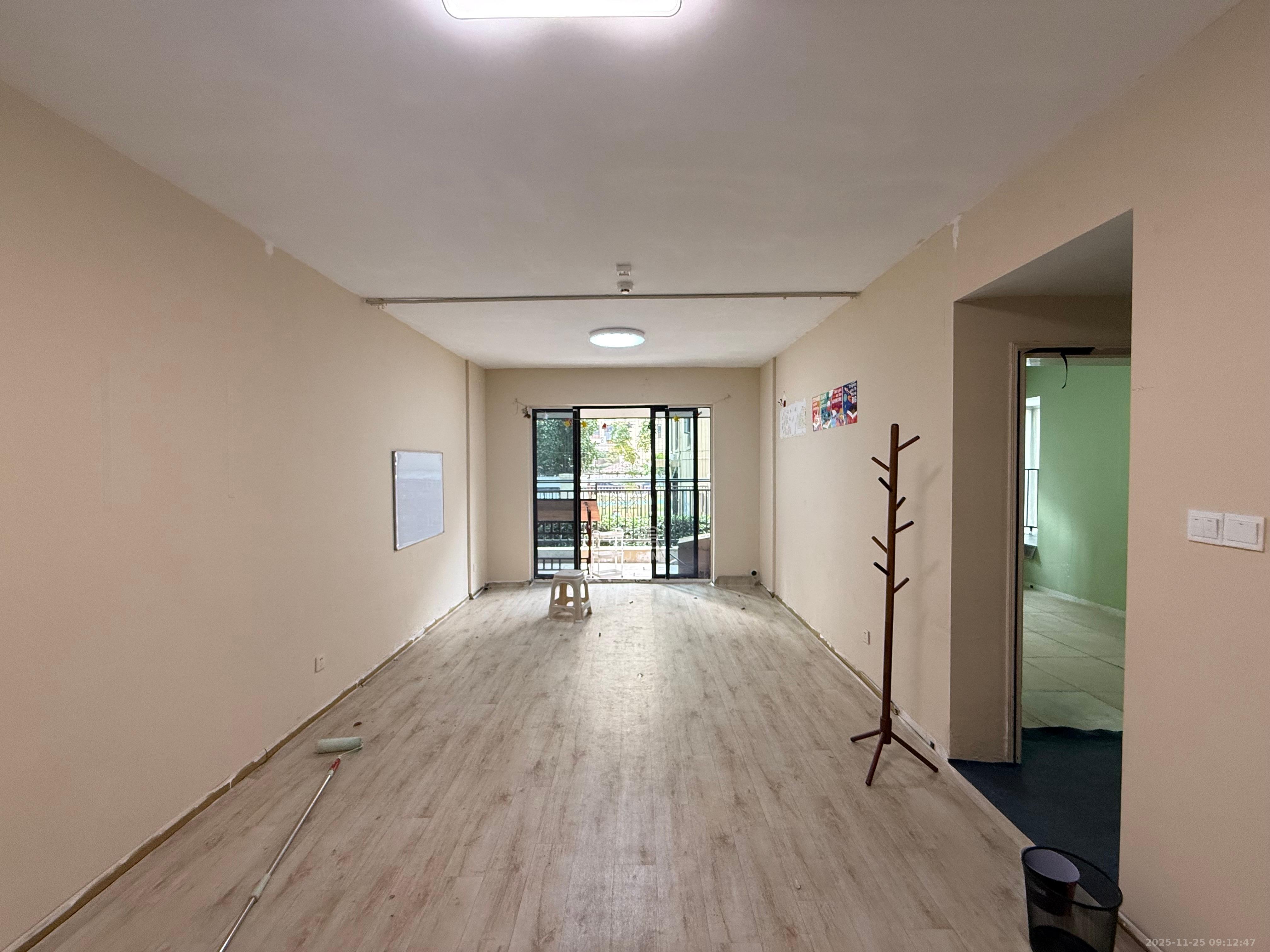 保利西海岸B区  1室1厅1卫    2700.0元/月