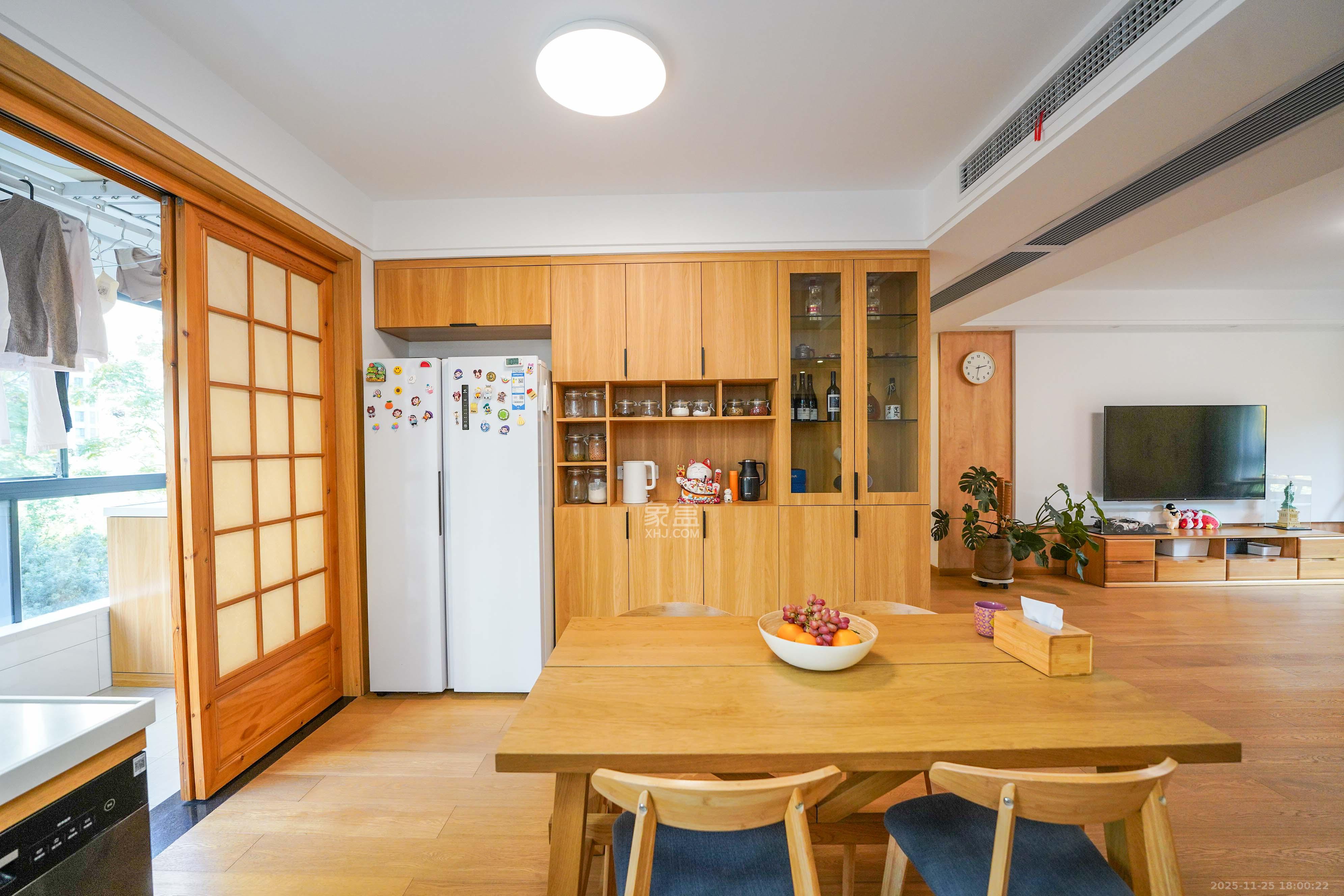 五矿万境蓝山 4室2厅2卫 168.0万 五矿万境蓝山 4室2厅2卫 168.0万客厅