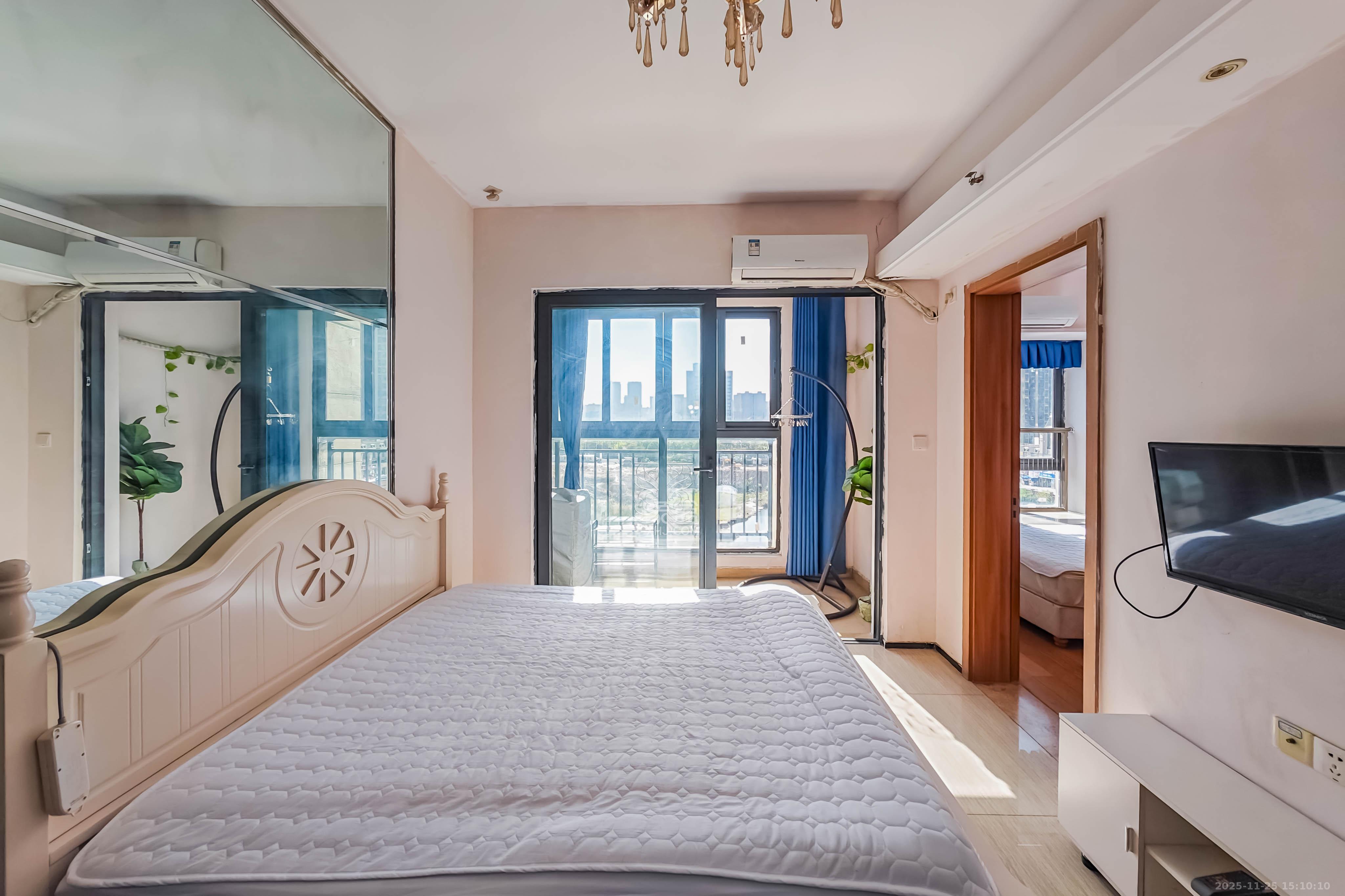 恒大国际广场 2室2厅1卫 42.0万 恒大国际广场 2室2厅1卫 42.0万客厅