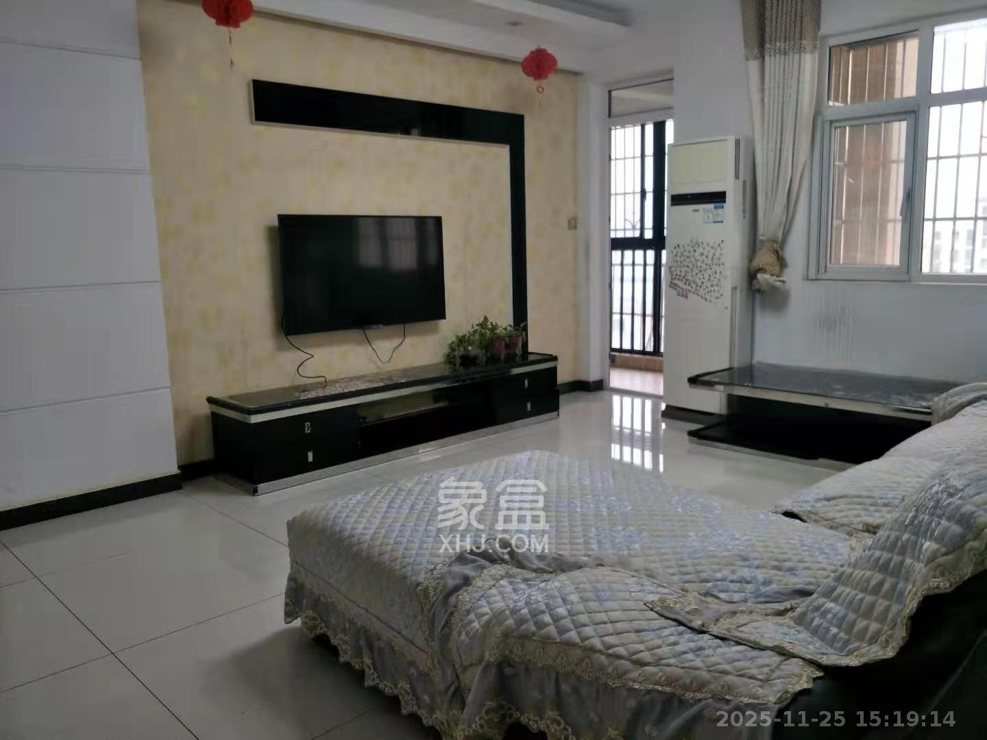 鹏基诺亚山林 3室2厅2卫 2000.0元/月 鹏基诺亚山林 3室2厅2卫 2000.0元/月室内图