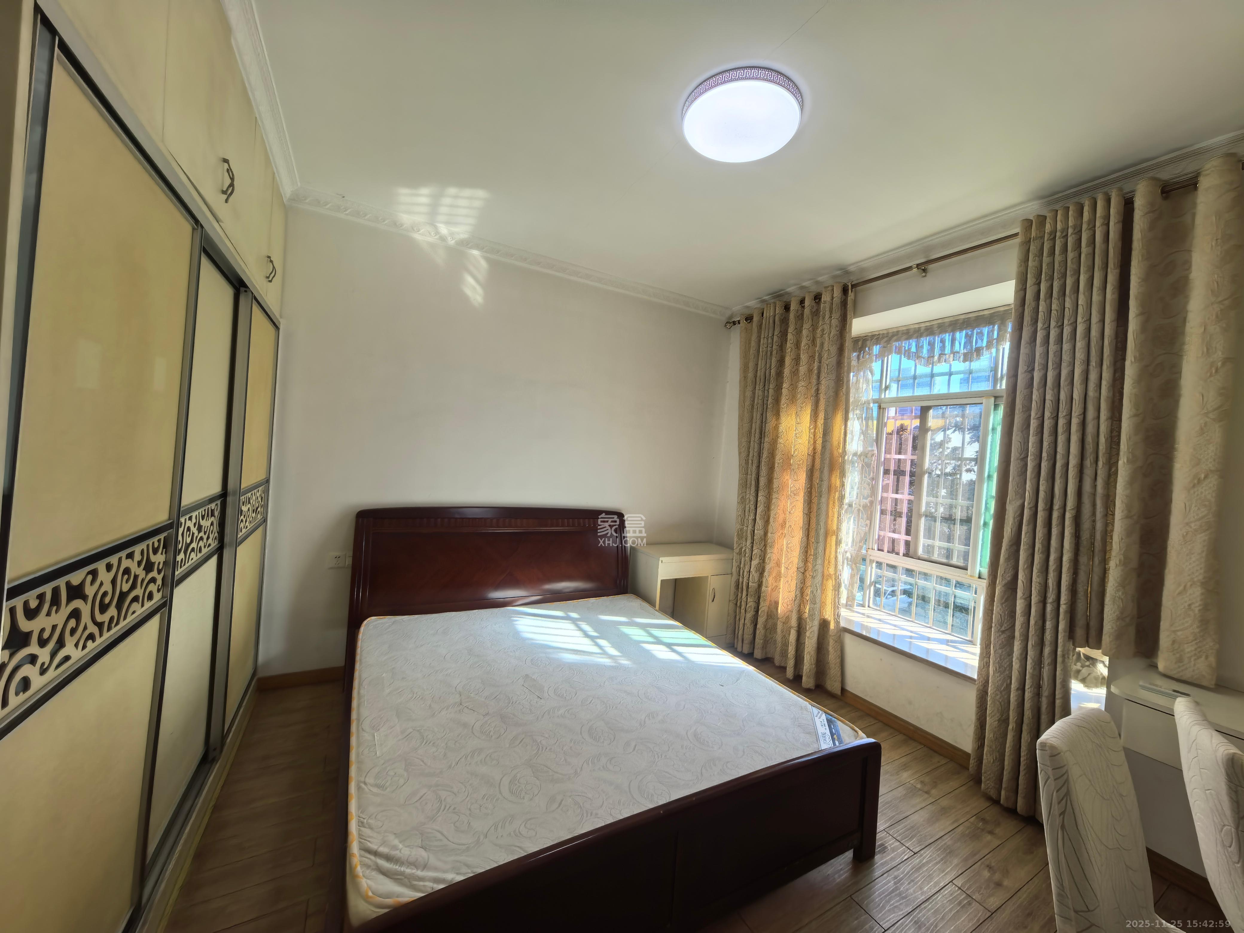 洞井一小区 3室2厅1卫 1900.0元/月 洞井一小区 3室2厅1卫 1900.0元/月室内图