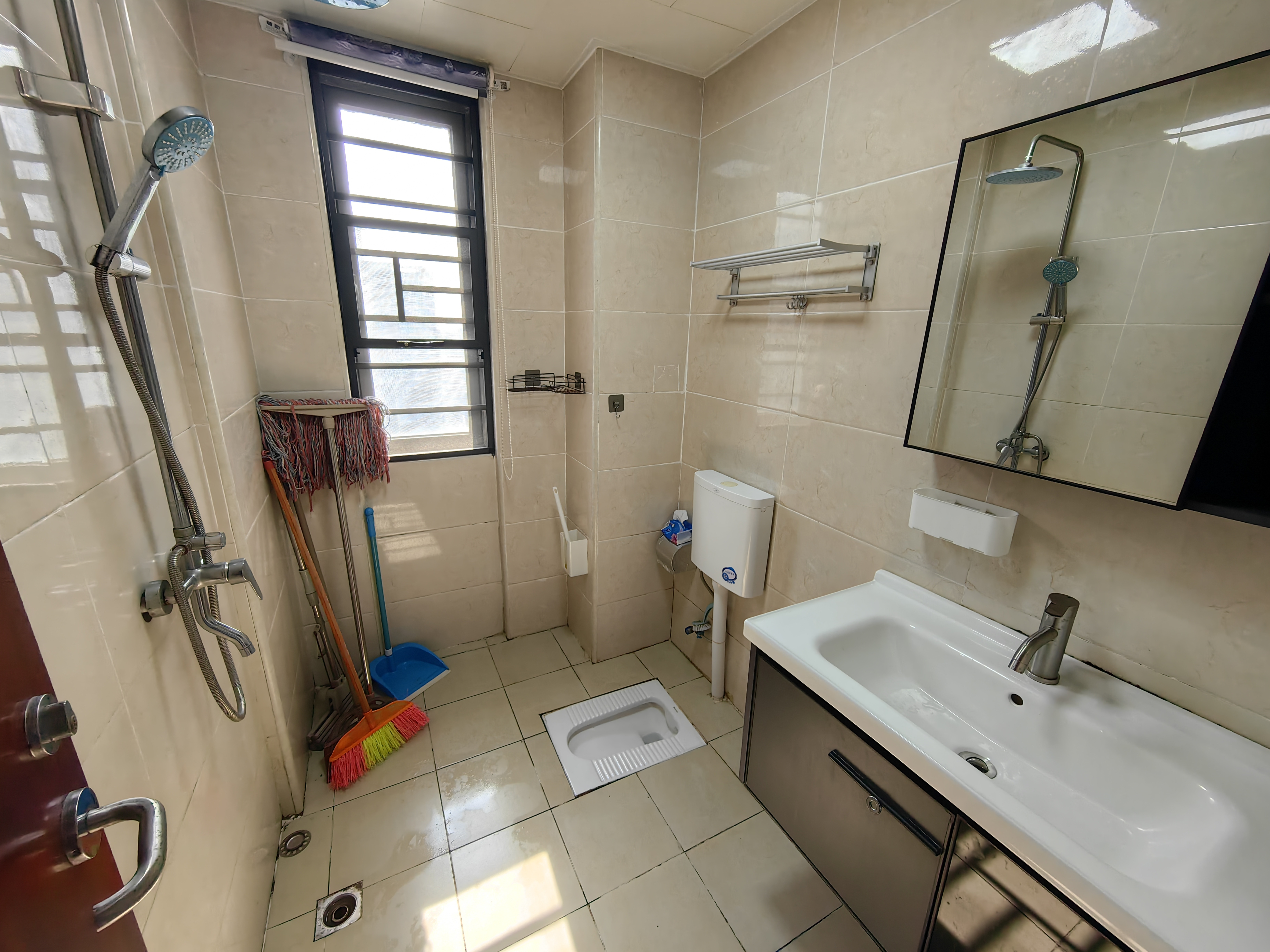 坡巷雅苑  1室0厅0卫    2400.0元/月室内图