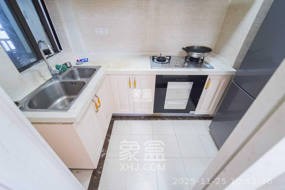 五江天街北区  3室2厅2卫    2400.0元/月室内图