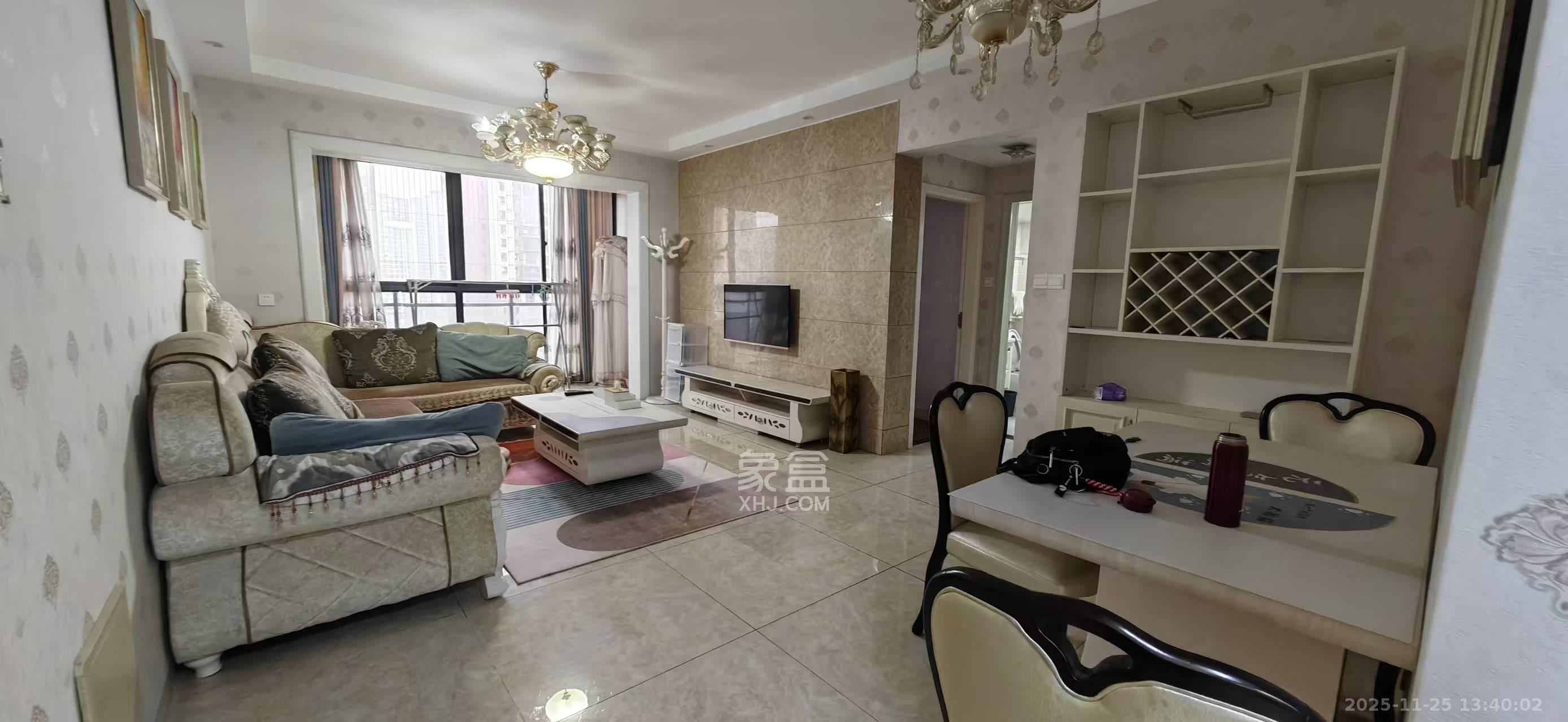 盛地尊域  1室2厅1卫    2000.0元/月