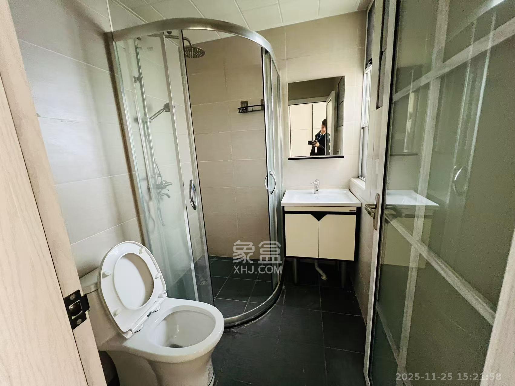 金地格林公馆 3室2厅2卫 3300.0元/月 金地格林公馆 3室2厅2卫 3300.0元/月室内图