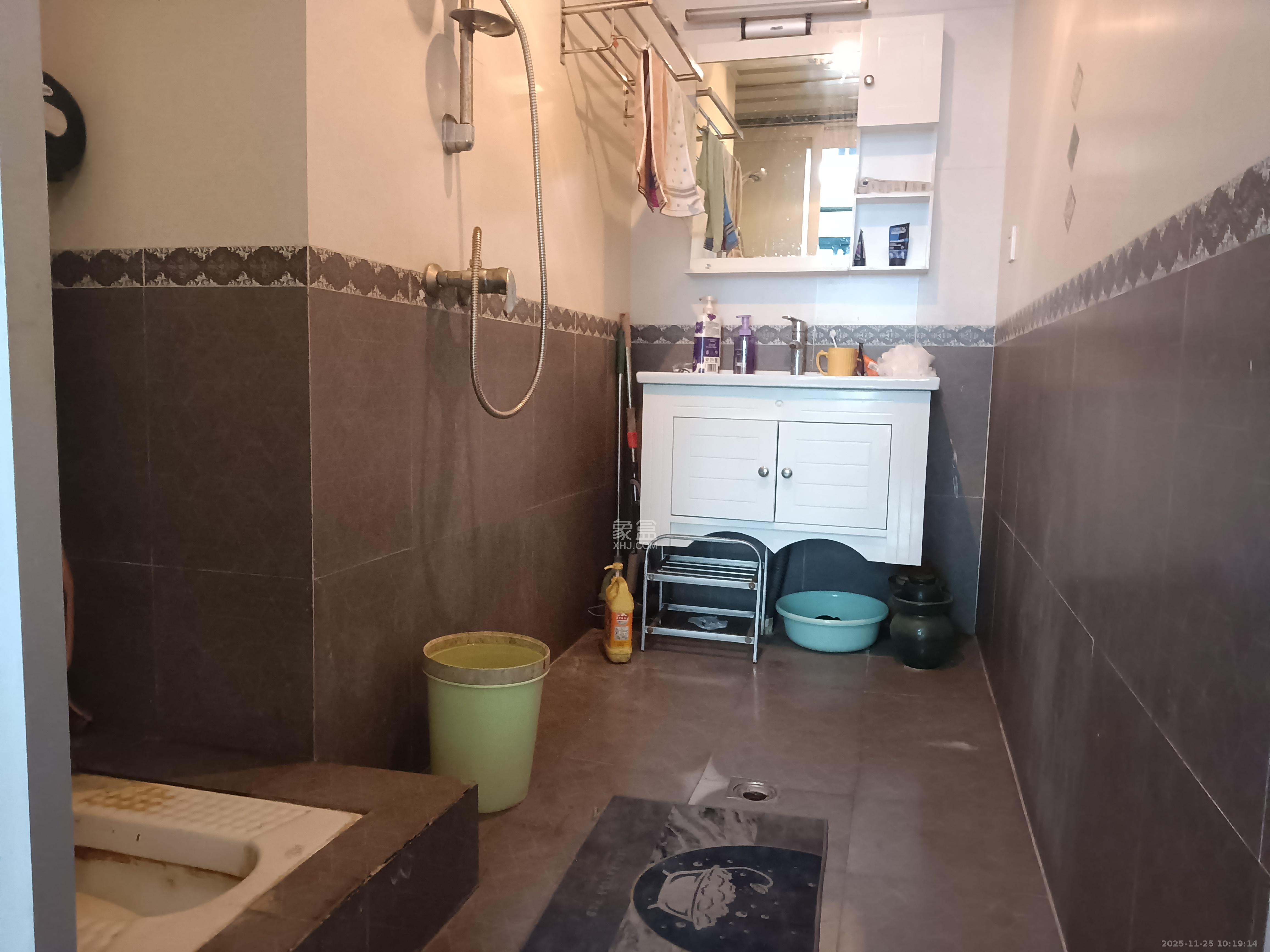 湘域中央  1室1厅1卫    1800.0元/月室内图