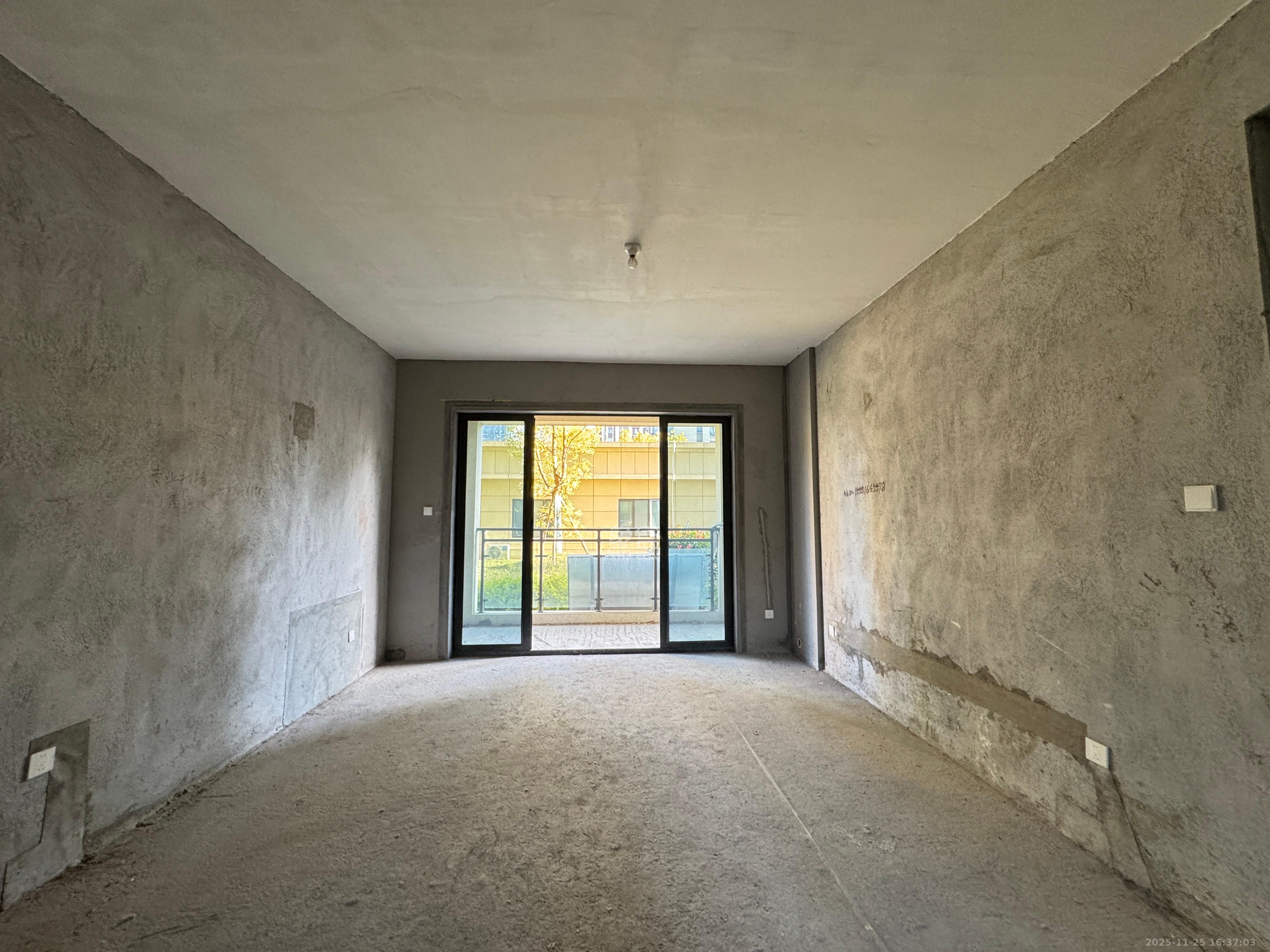 振业城四期 4室2厅2卫 1500.0元/月 振业城四期 4室2厅2卫 1500.0元/月室内图