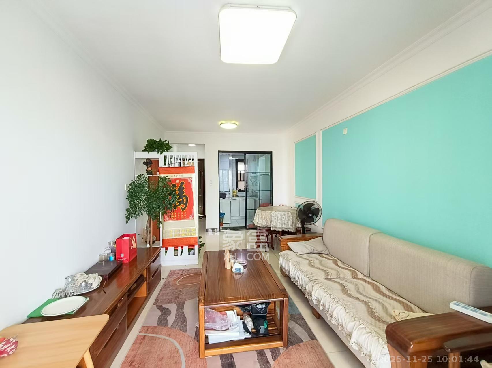 卓越蔚蓝城邦  3室2厅1卫    1800.0元/月