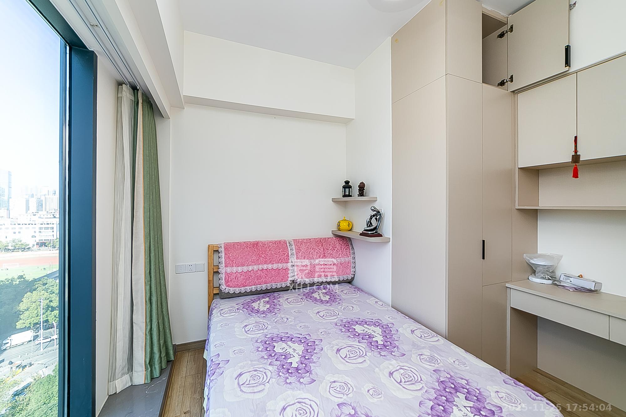 万润时光里  2室1厅1卫    51.0万卧室