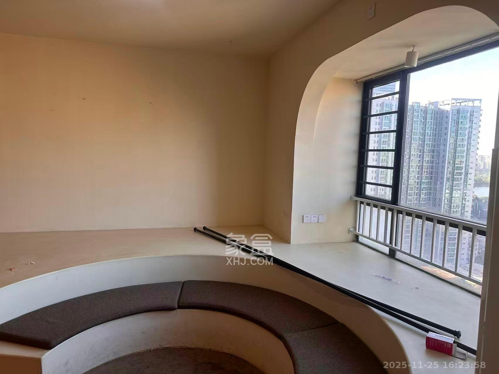 五一大道202（中环壹世界）  3室2厅2卫    3600.0元/月室内图1