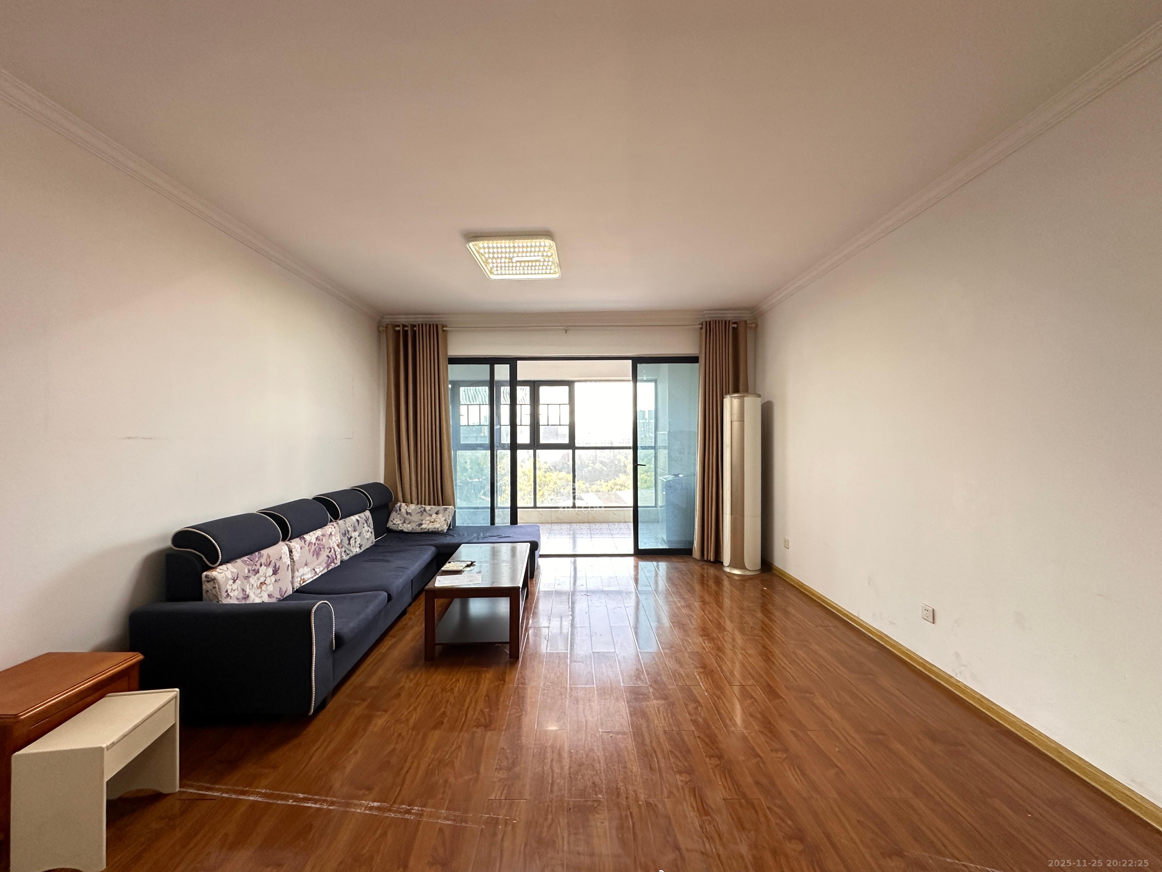 荣悦台  3室2厅2卫    3600.0元/月